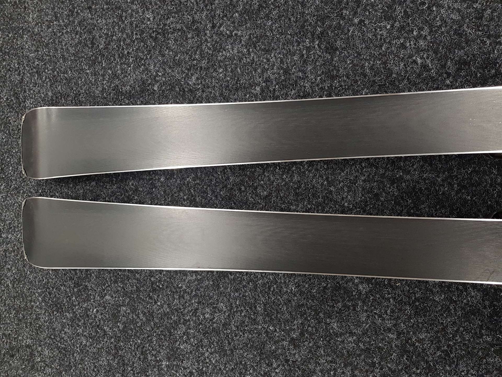 Použité lyže HEAD Shape CX + viazanie Head 9.0