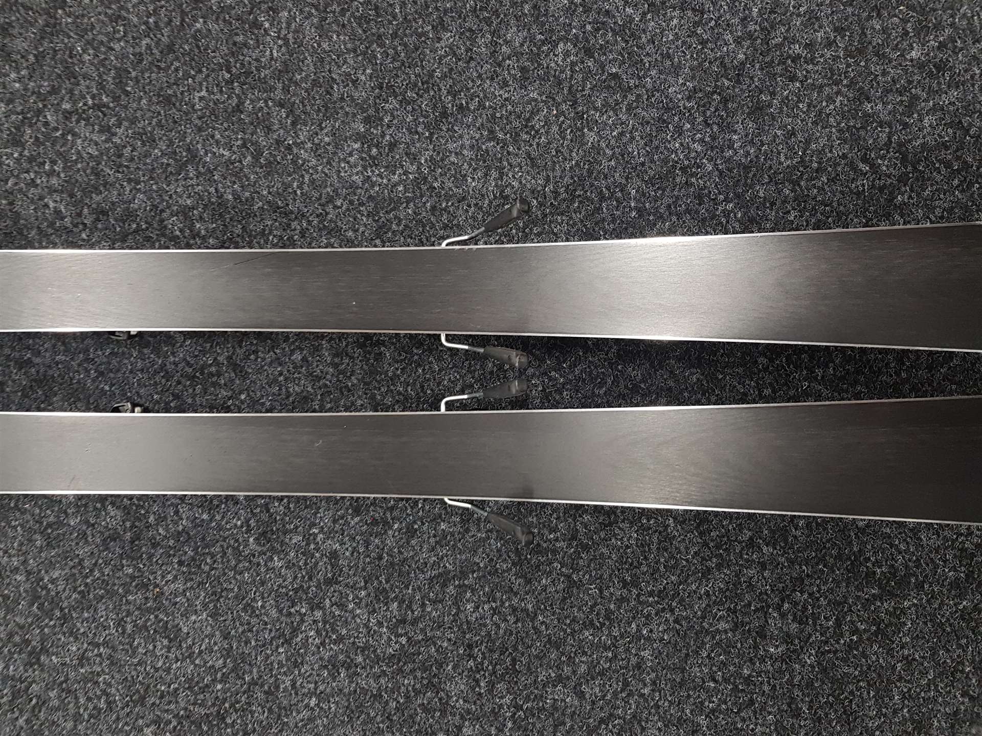 Použité lyže HEAD Shape CX + viazanie Head 9.0