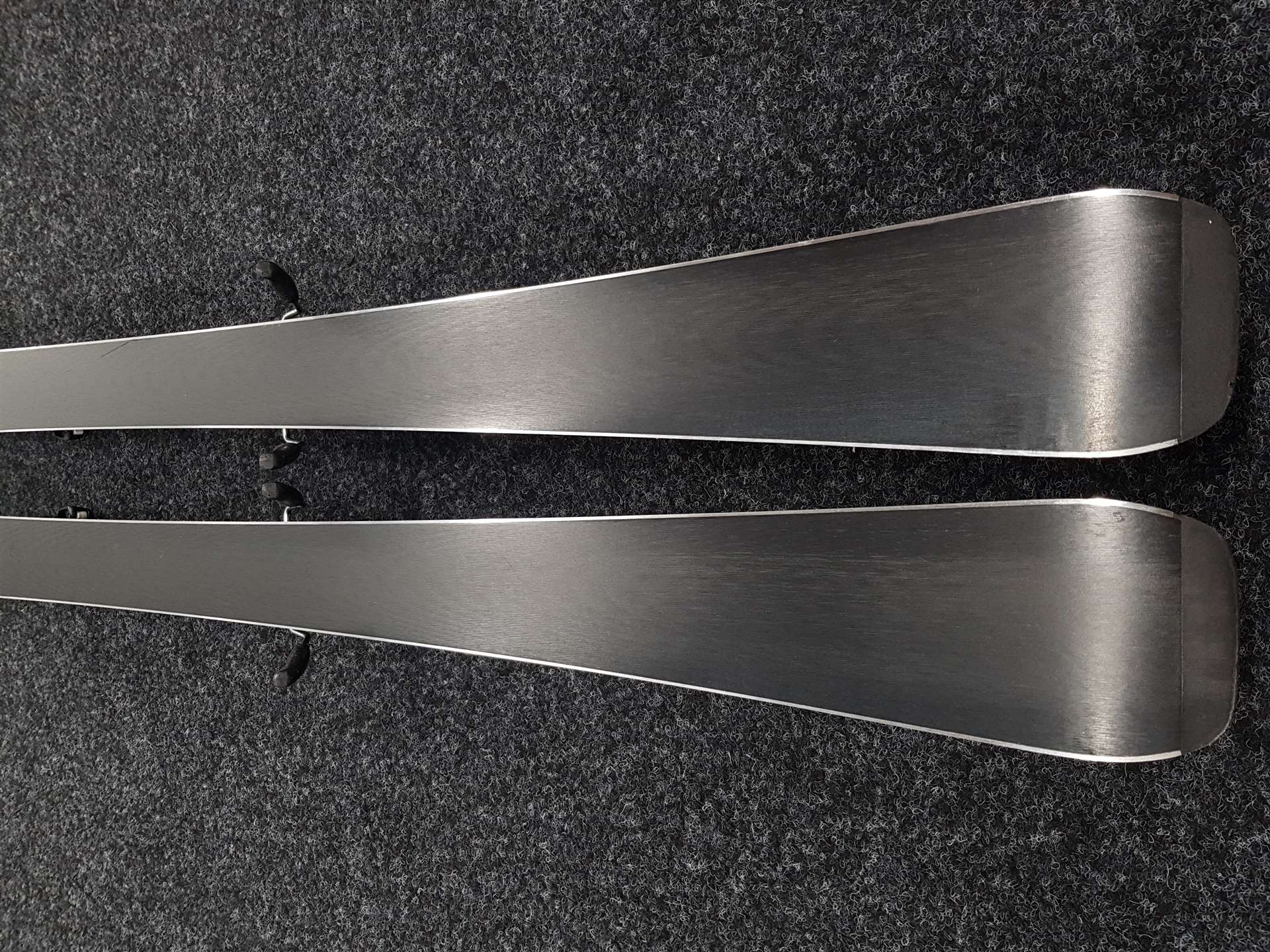 Použité lyže HEAD Shape CX + viazanie Head 9.0