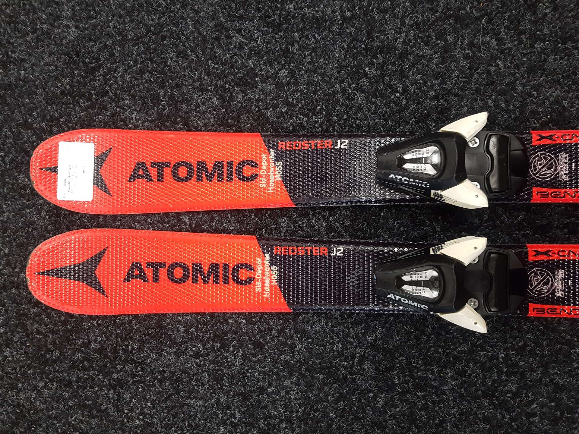 Použité detské lyže ATOMIC Redster J2 + viazanie Atomic C5