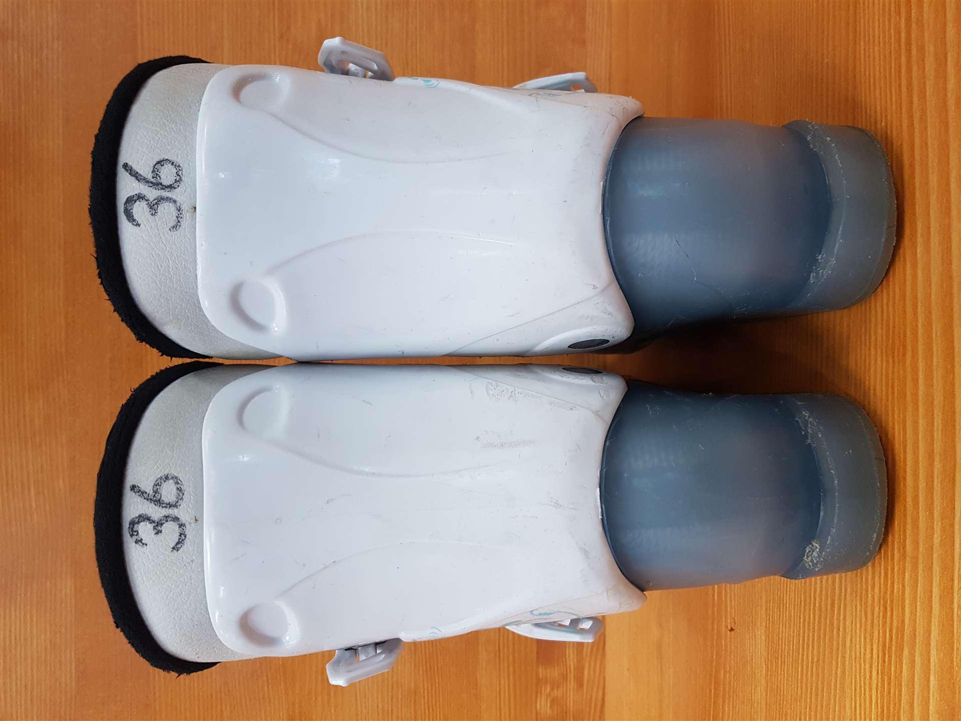 Použité lyžiarky SALOMON T3