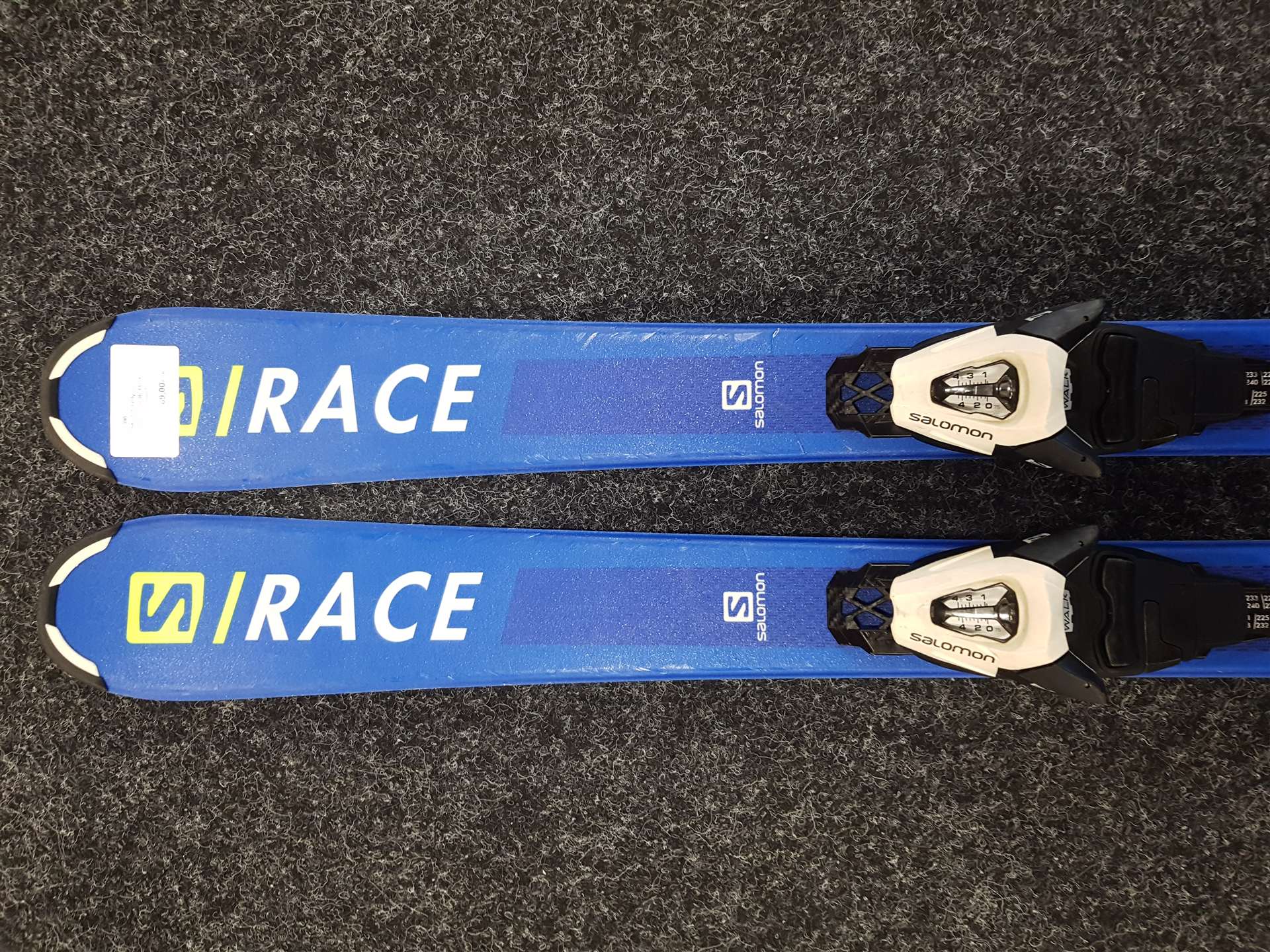 Použité detské lyže SALOMON S/Race JR 110 + viazanie Salomon 5
