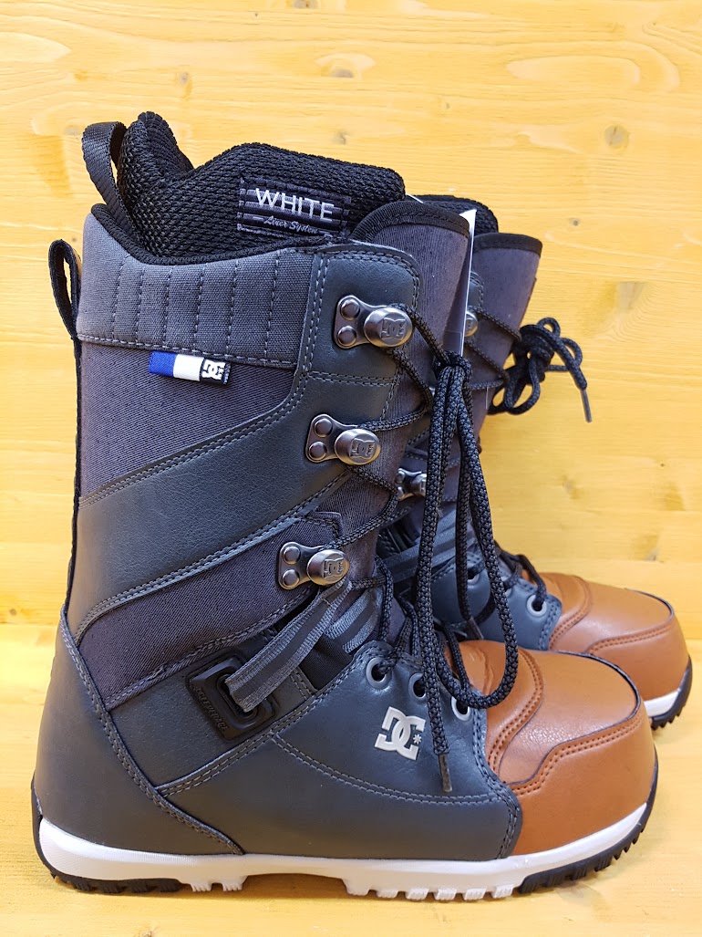Bazárové snowboardové topánky DC Mutiny