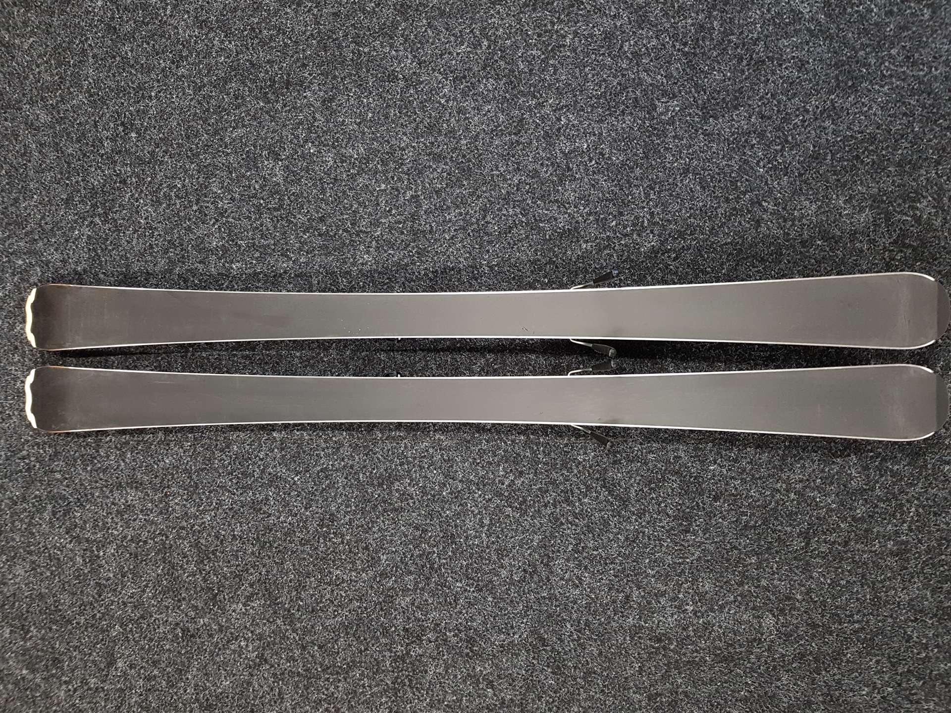 Použité lyže HEAD Era 2.0 + viazanie Tyrolia SLR 7,5