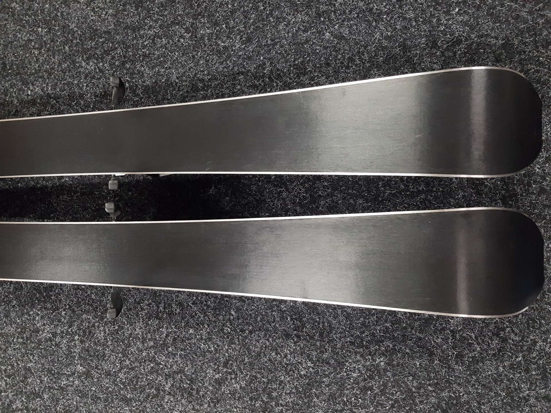 Použité skialpové lyže Hagan Boost Jr  + Tyrolia Ambition 10.0 + Použité pásy