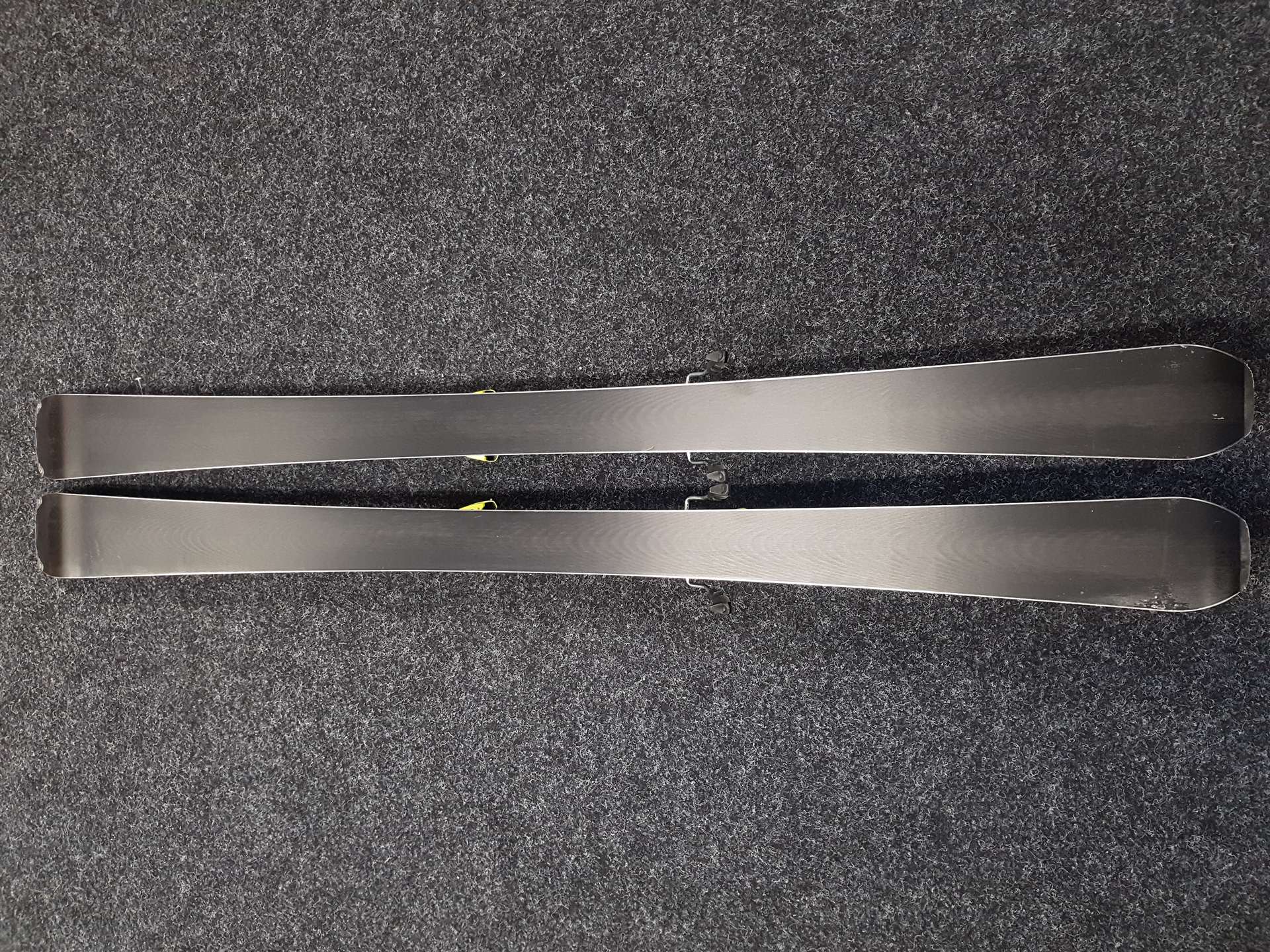 Použité lyže SALOMON Xmax + viazanie Salomon XT 10