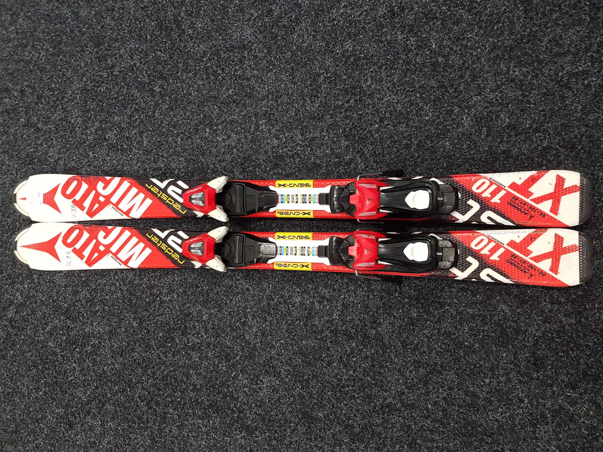 Použité detské lyže ATOMIC Redster XT + viazanie Atomic 4.5
