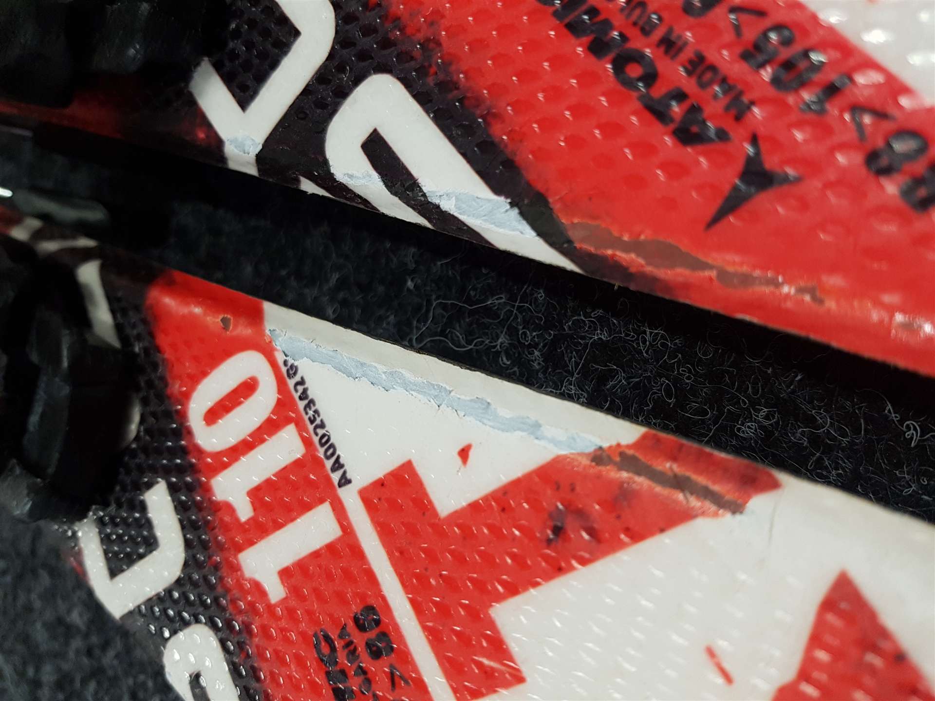 Použité detské lyže ATOMIC Redster XT + viazanie Atomic 4.5