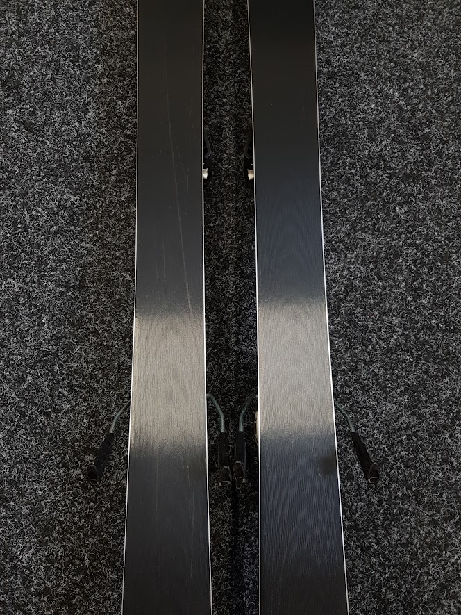 Použité lyže ATOMIC Redster X2  + viazanie Atomic L6