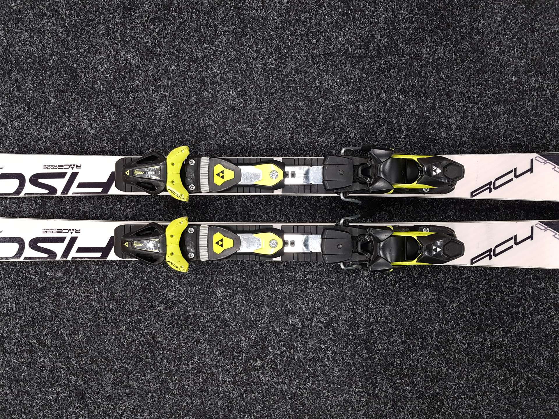 Bazárové lyže  FISCHER WORLDCUP RC4