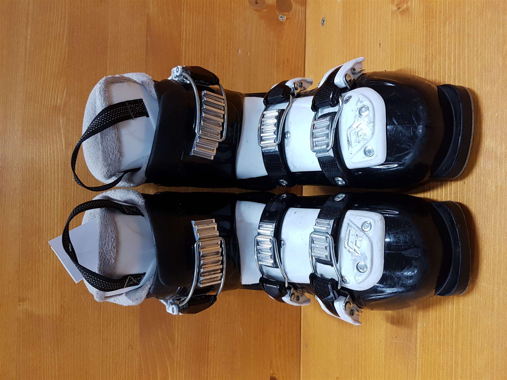 Použité lyžiarky TECNICA JT3