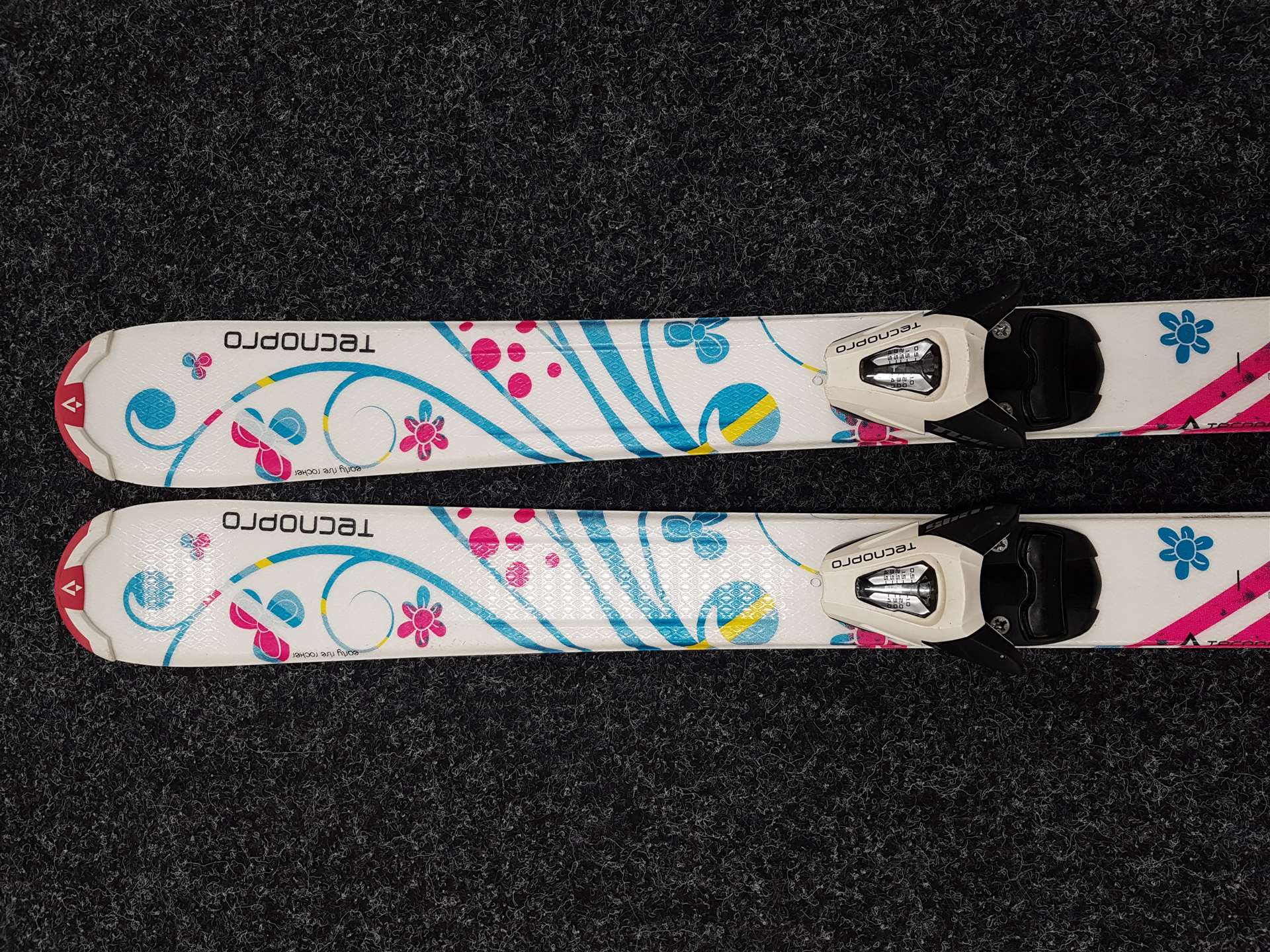Použité detské lyže TECNOPRO Sweety + viazanie Tecnopro TC45