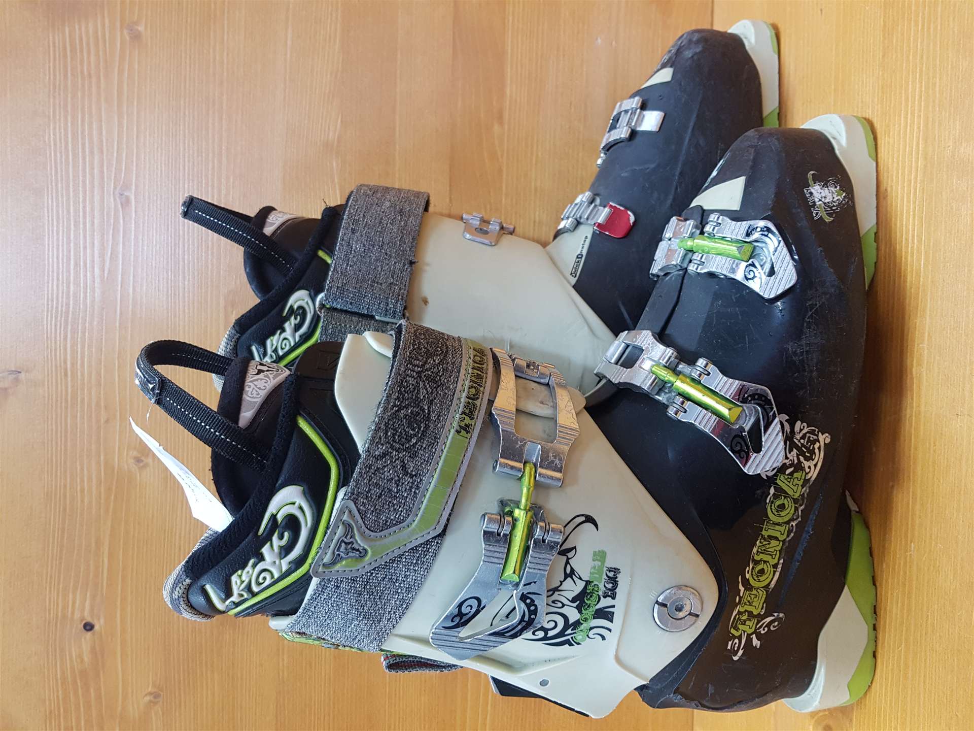 Použité lyžiarky TECNICA Crossfire 100