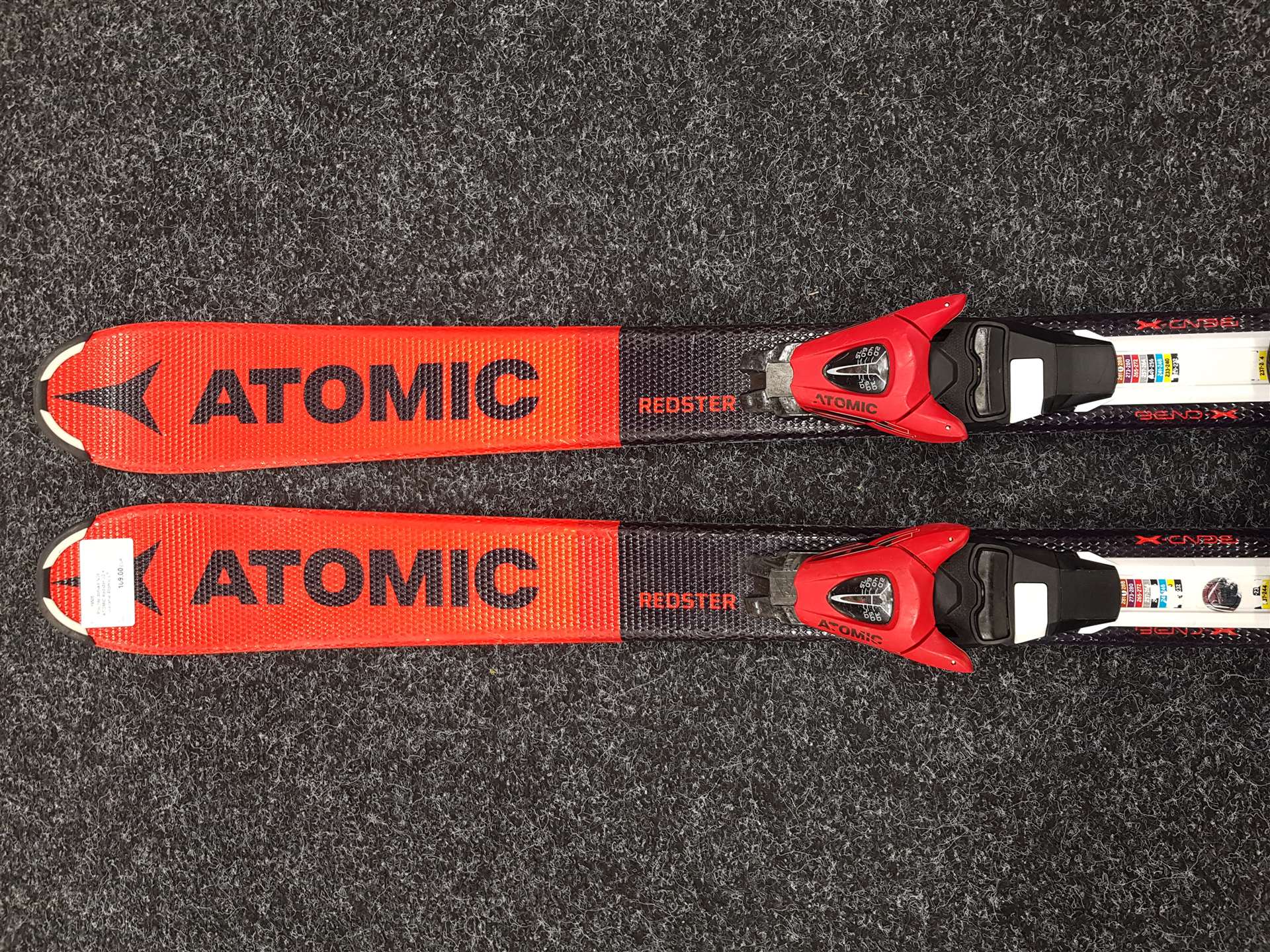 Použité detské lyže ATOMIC Redster J2 + viazanie Atomic L7