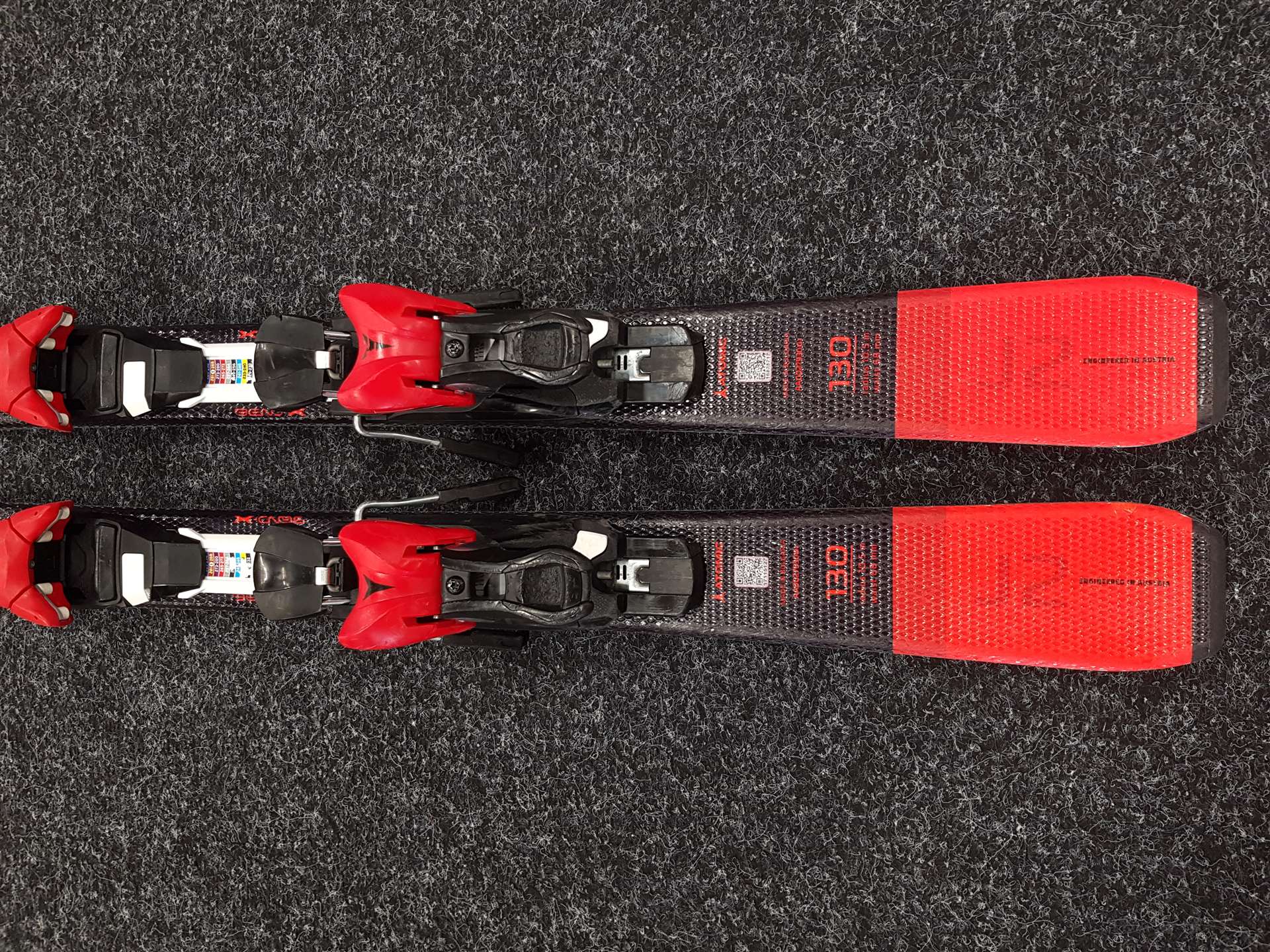 Použité detské lyže ATOMIC Redster J2 + viazanie Atomic L7