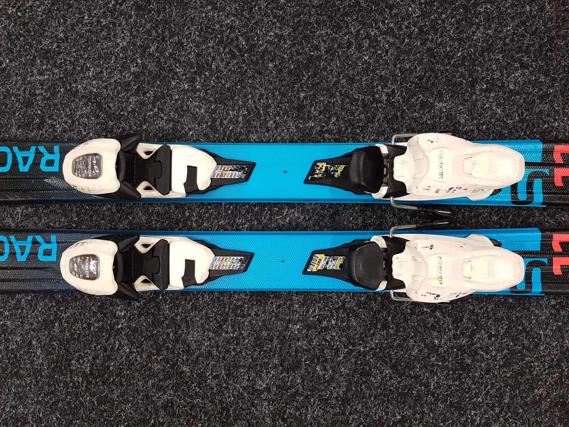 Použité detské lyže VOLKL Racetiger SL + viazanie Marker 7.0