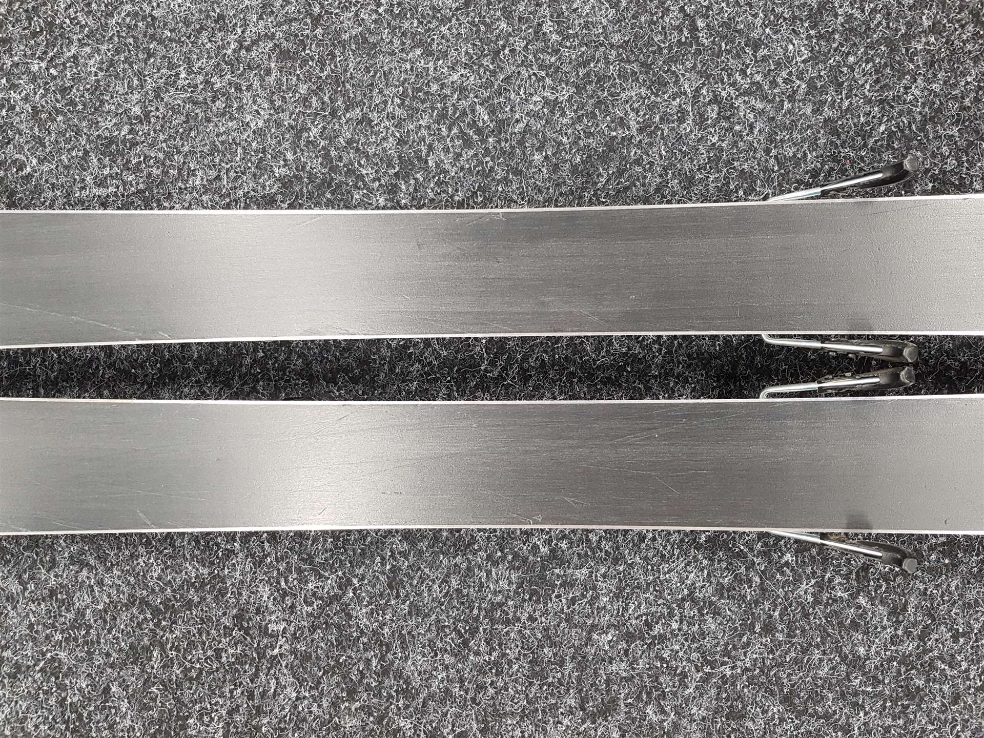 Použité detské lyže VOLKL Racetiger SL + viazanie Marker 7.0