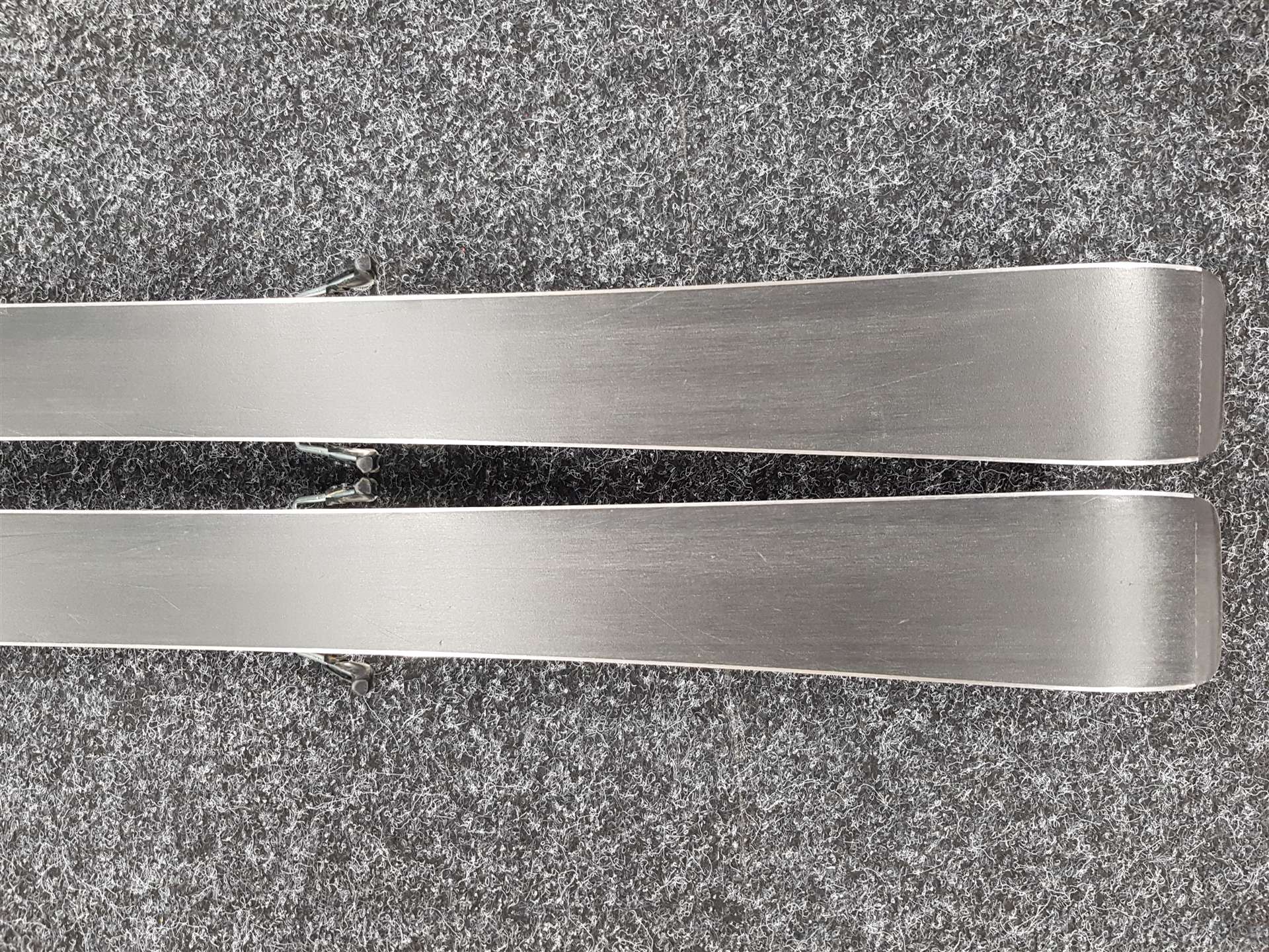 Použité detské lyže VOLKL Racetiger SL + viazanie Marker 7.0