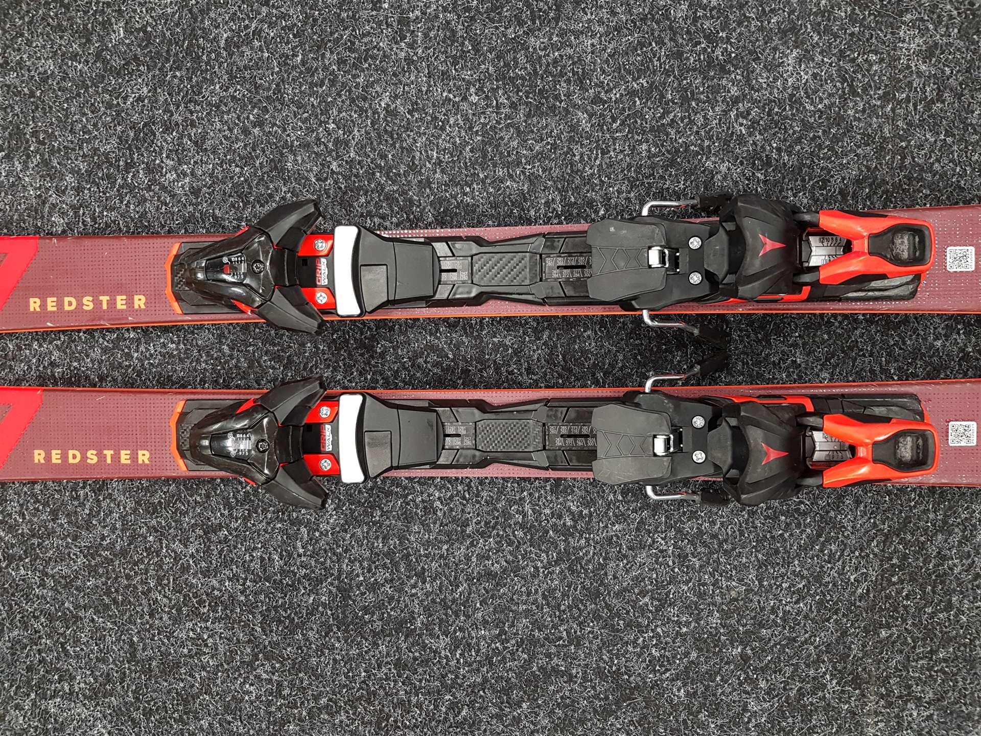 Použité lyže ATOMIC Redster S7 + viazanie Atomic M 12