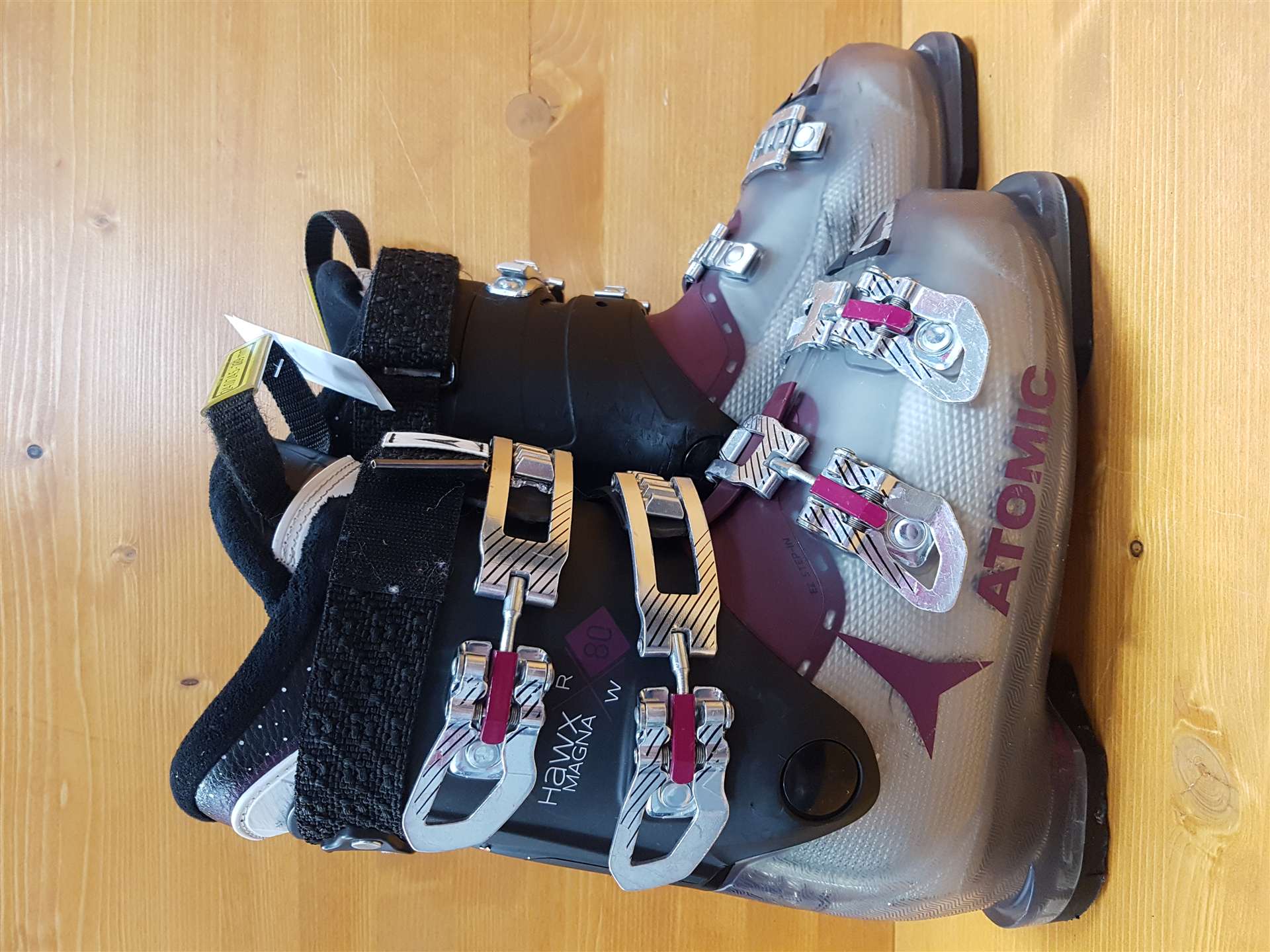 Použité lyžiarky ATOMIC Hawx Magna RW 80
