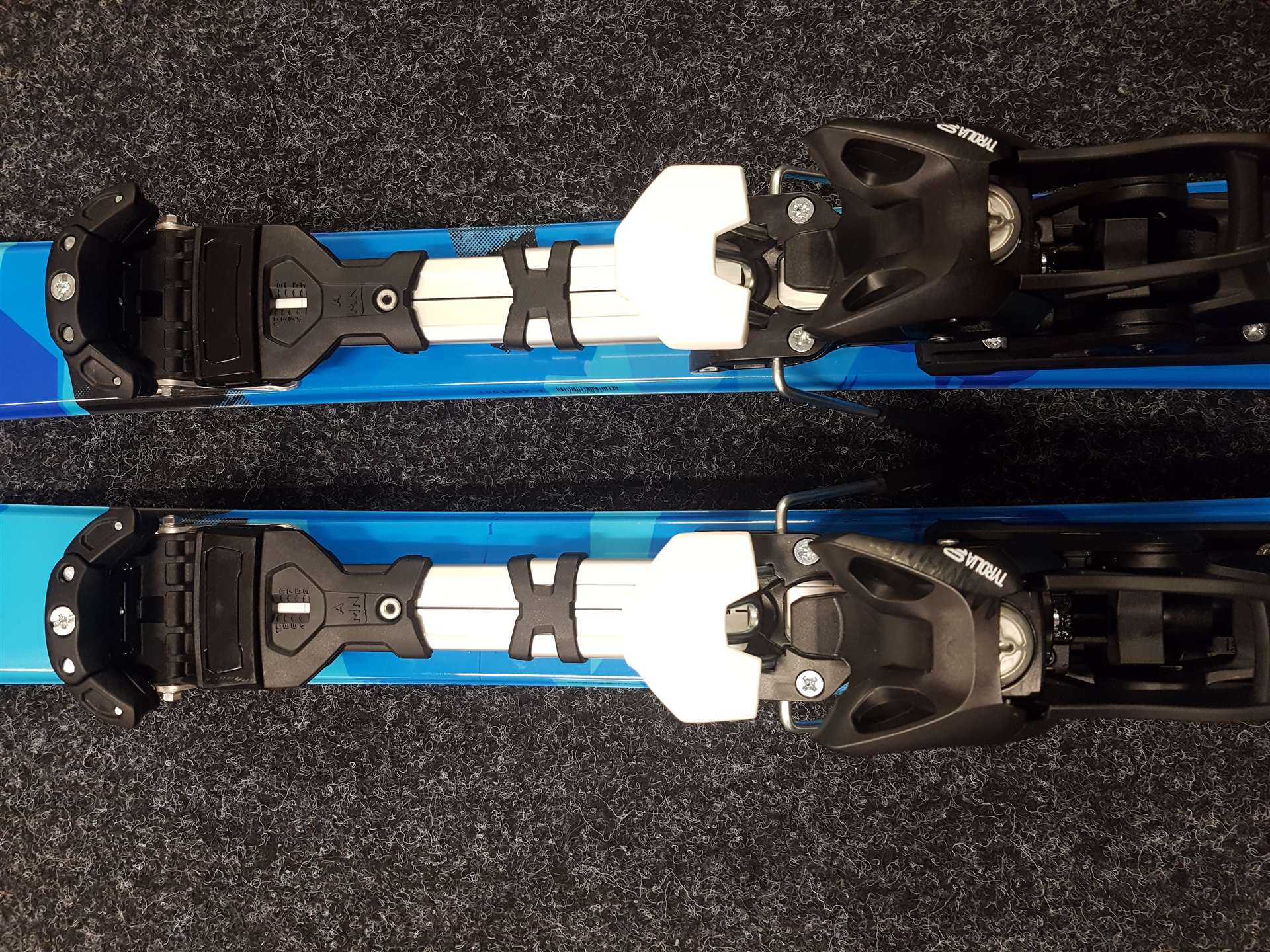 Použité skialpové lyže Hagan Boost Jr  + Tyrolia Ambition 10.0 + Použité pásy