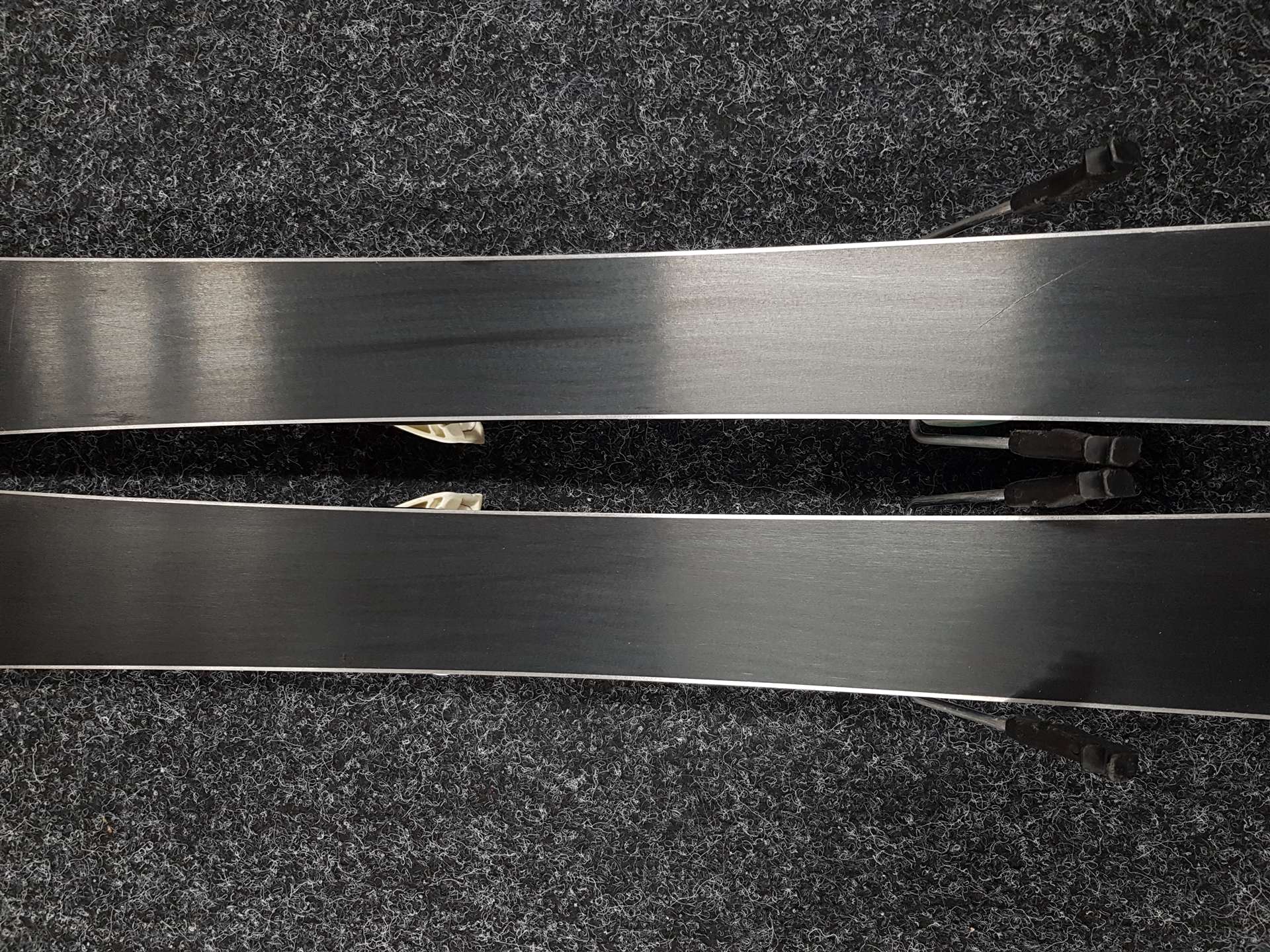 Použité detské lyže ATOMIC PISTE ROCKER  + viazanie Atomic 4,5