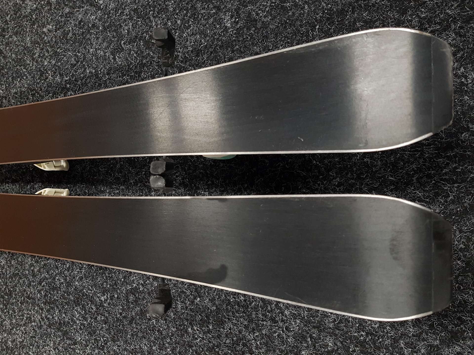 Použité detské lyže ATOMIC PISTE ROCKER  + viazanie Atomic 4,5