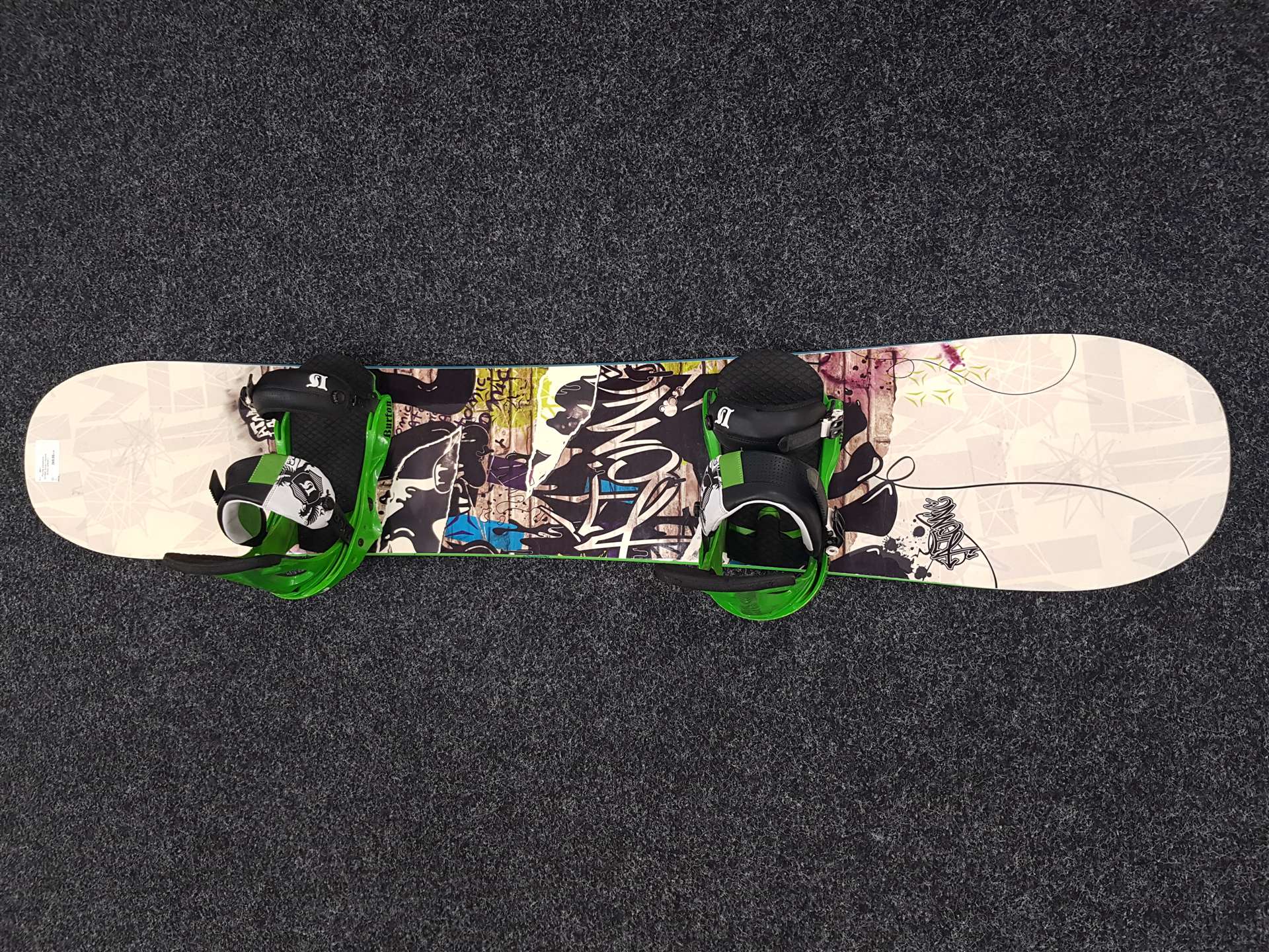 Použitý snowboard ATOMIC Axum + viazanie Burton veľkosť L