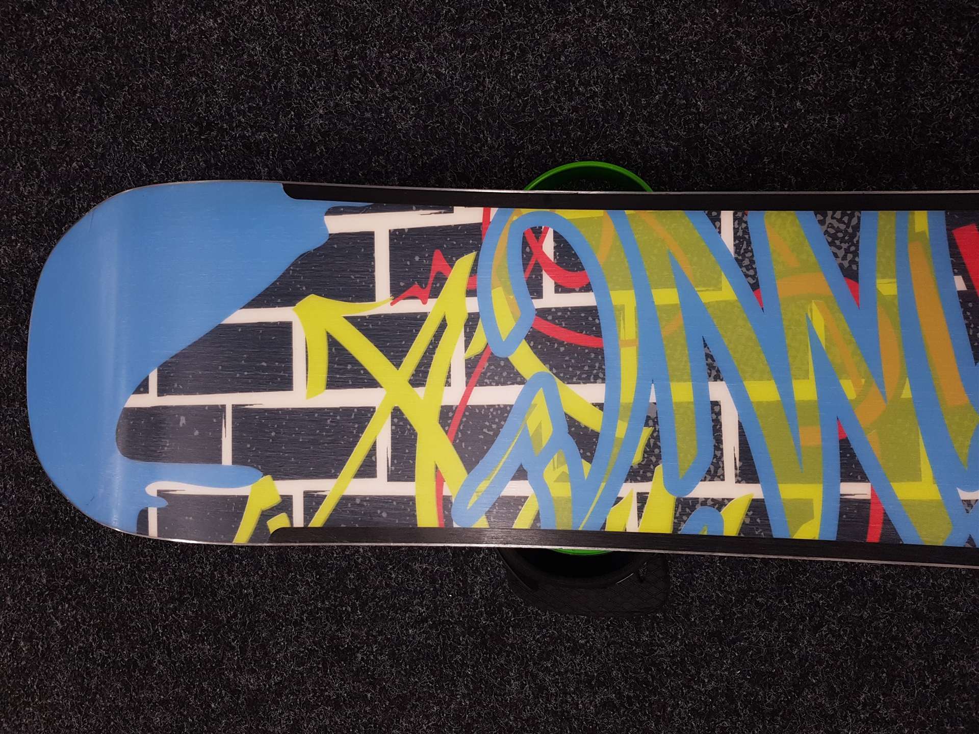 Použitý snowboard ATOMIC Axum + viazanie Burton veľkosť L