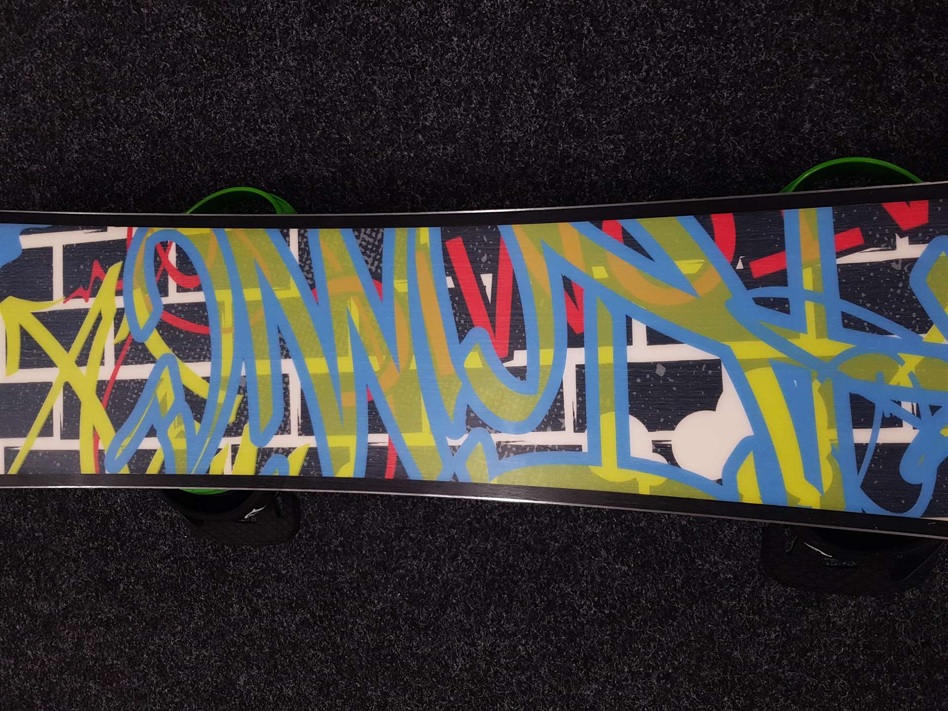 Použitý snowboard ATOMIC Axum + viazanie Burton veľkosť L
