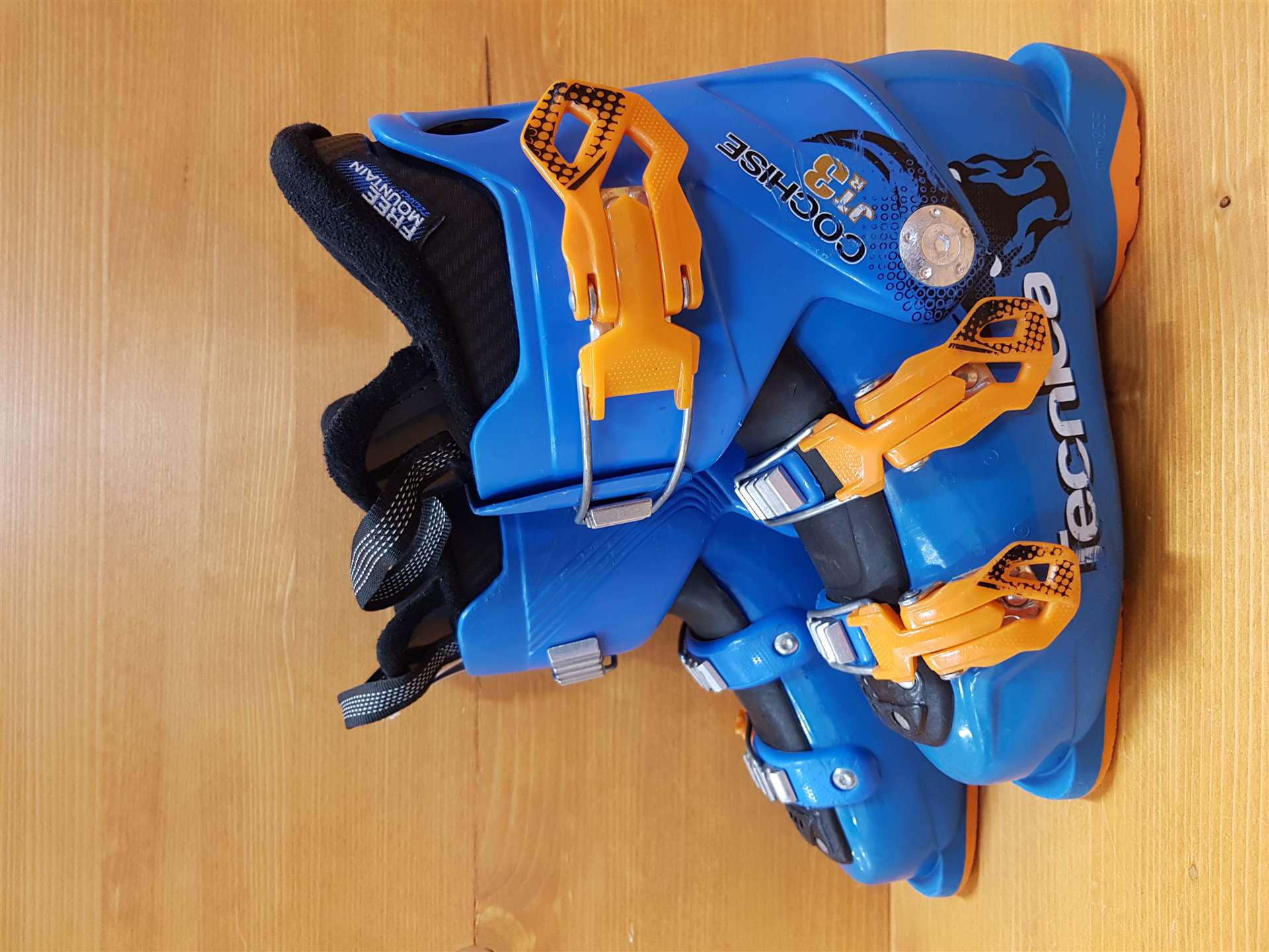 Použité lyžiarky TECNICA Cochise JT3 R