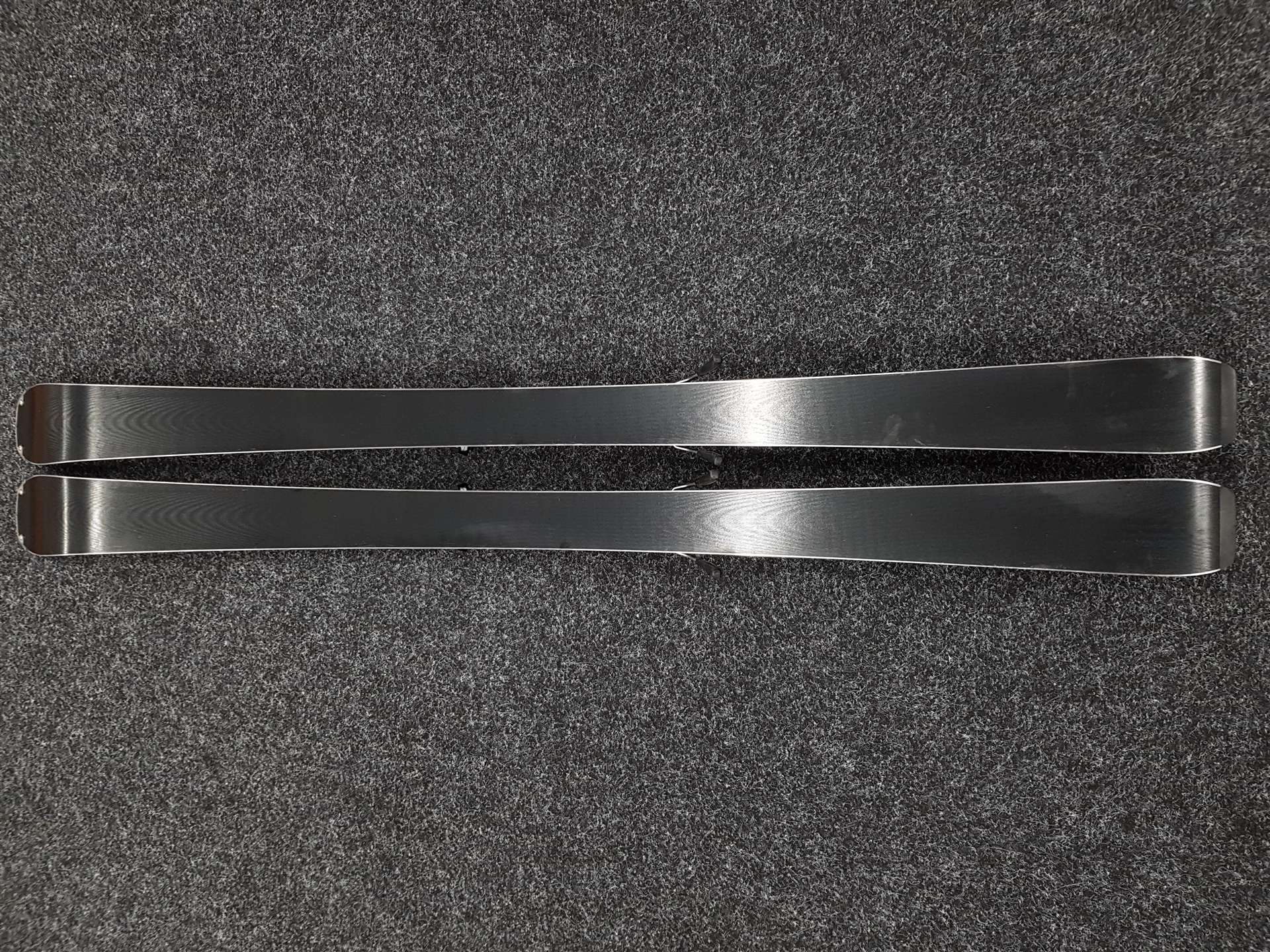 Použité lyže FISCHER Fire + viazanie Fischer RS 9