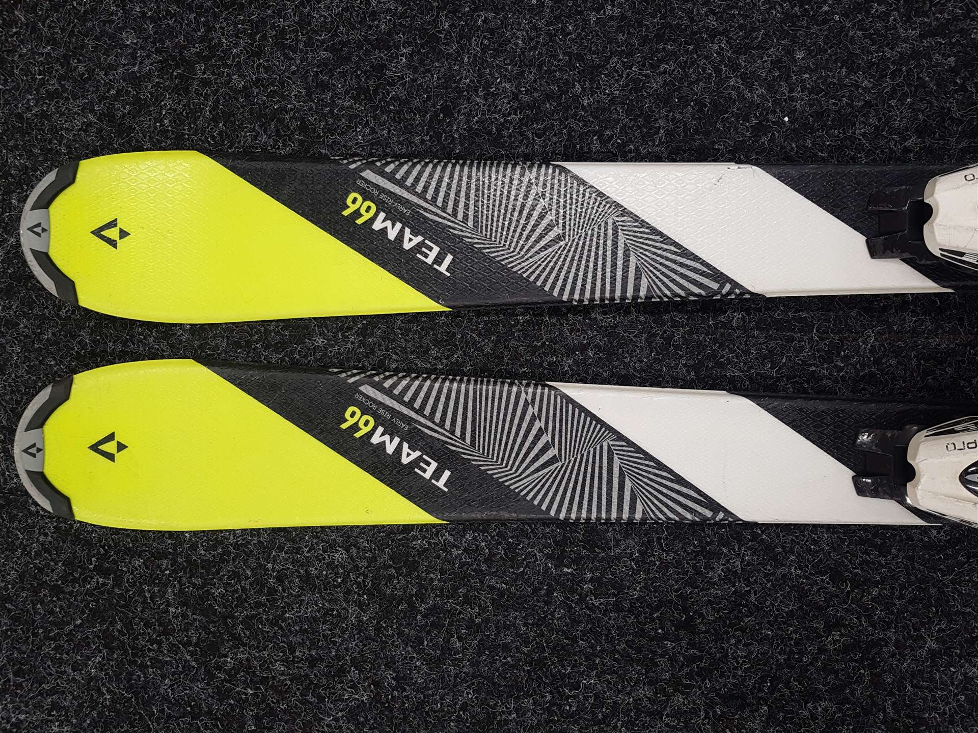 Použité lyže TecnoproTeam 66 + viazanie Tecnopro 7,5