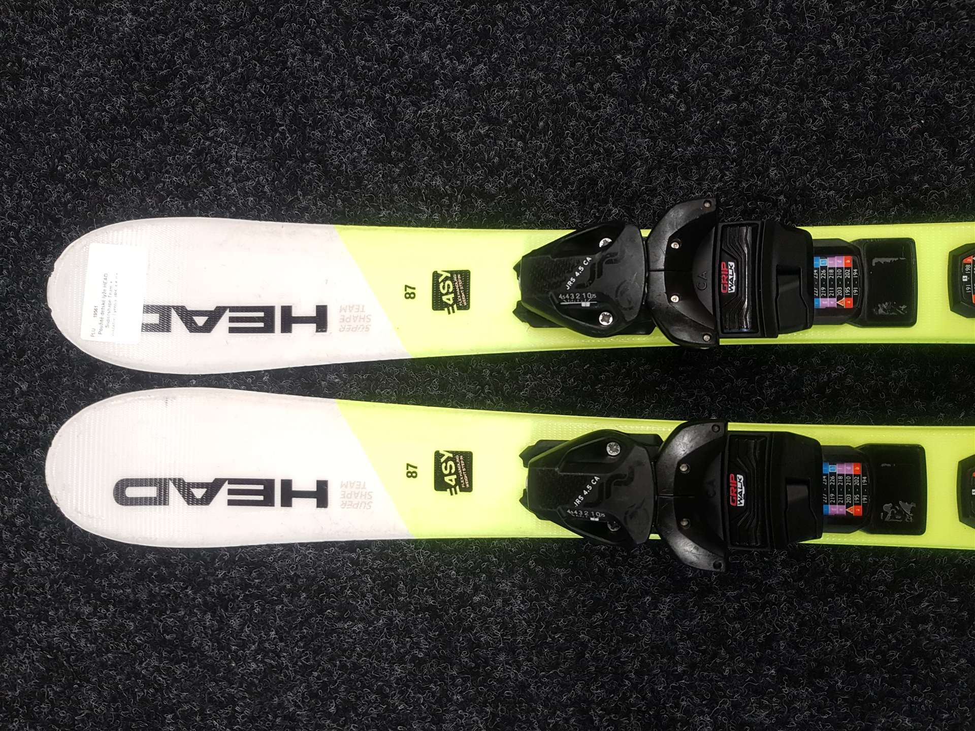 Použité detské lyže HEAD Supershape Team + viazanie Tyrolia JRS 4.5 CA