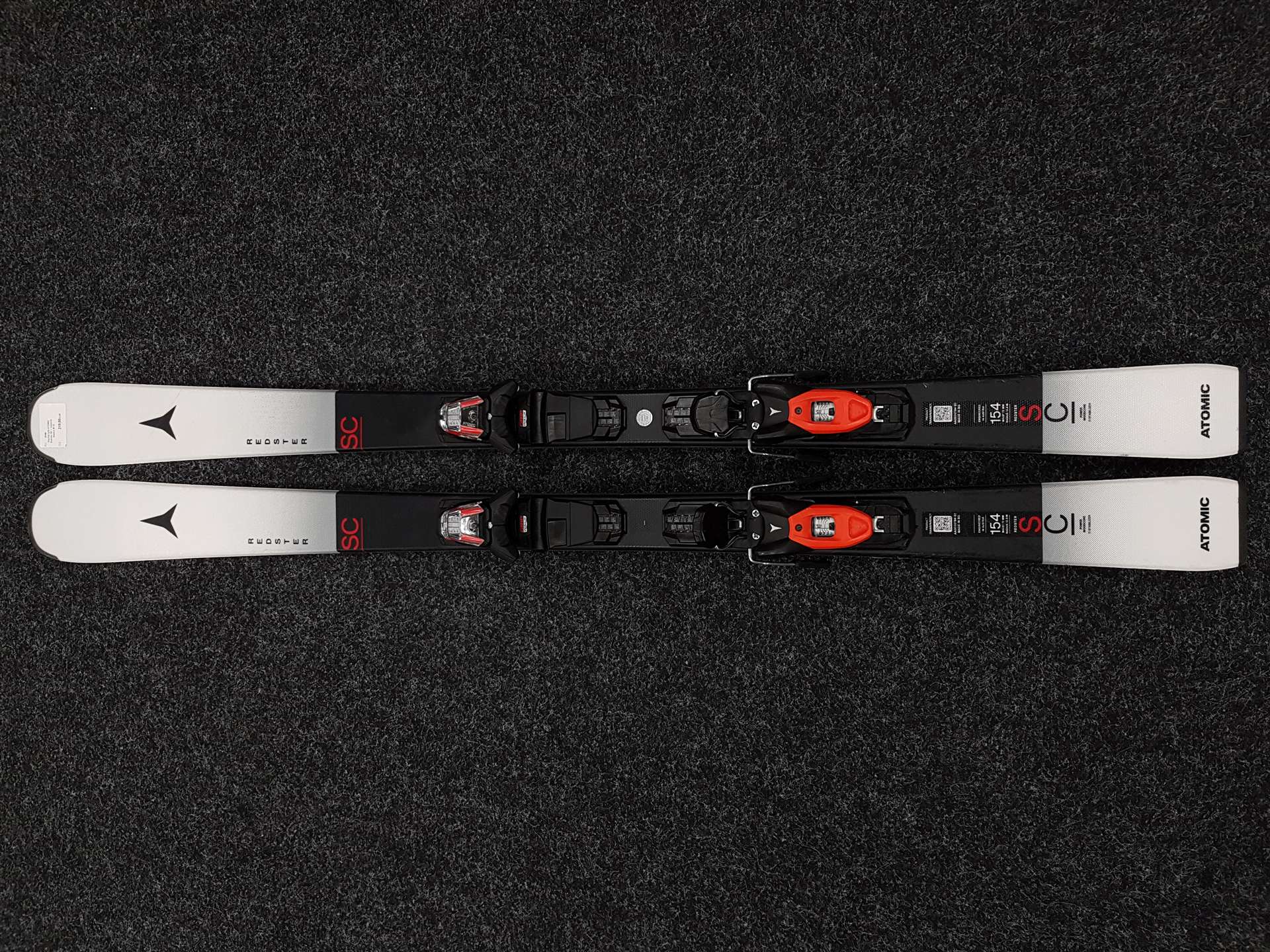Použité lyže ATOMIC Redster SC + viazanie Atomic M 10