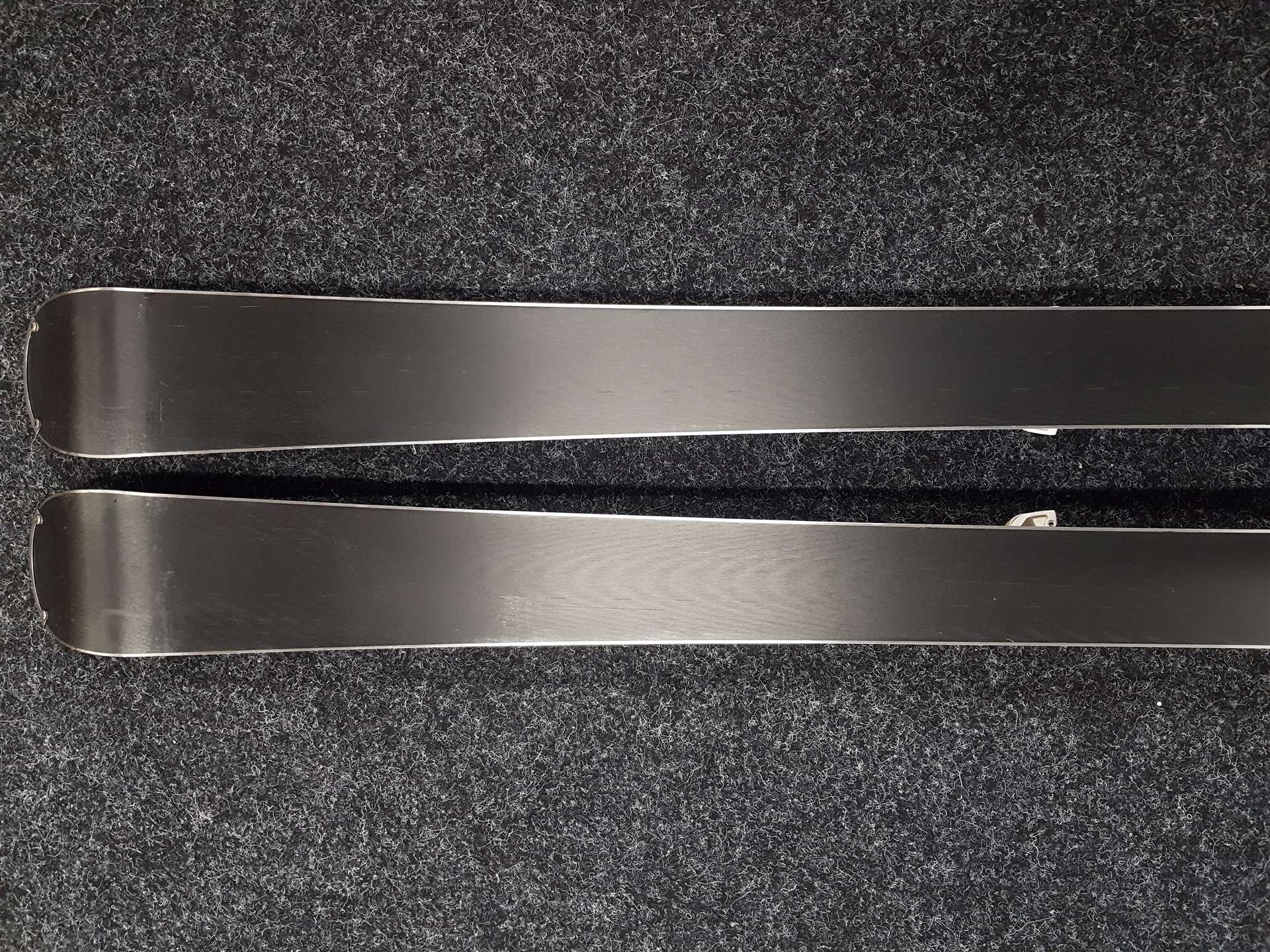 Použité lyže ELAN Ace + viazanie Elan 7,5