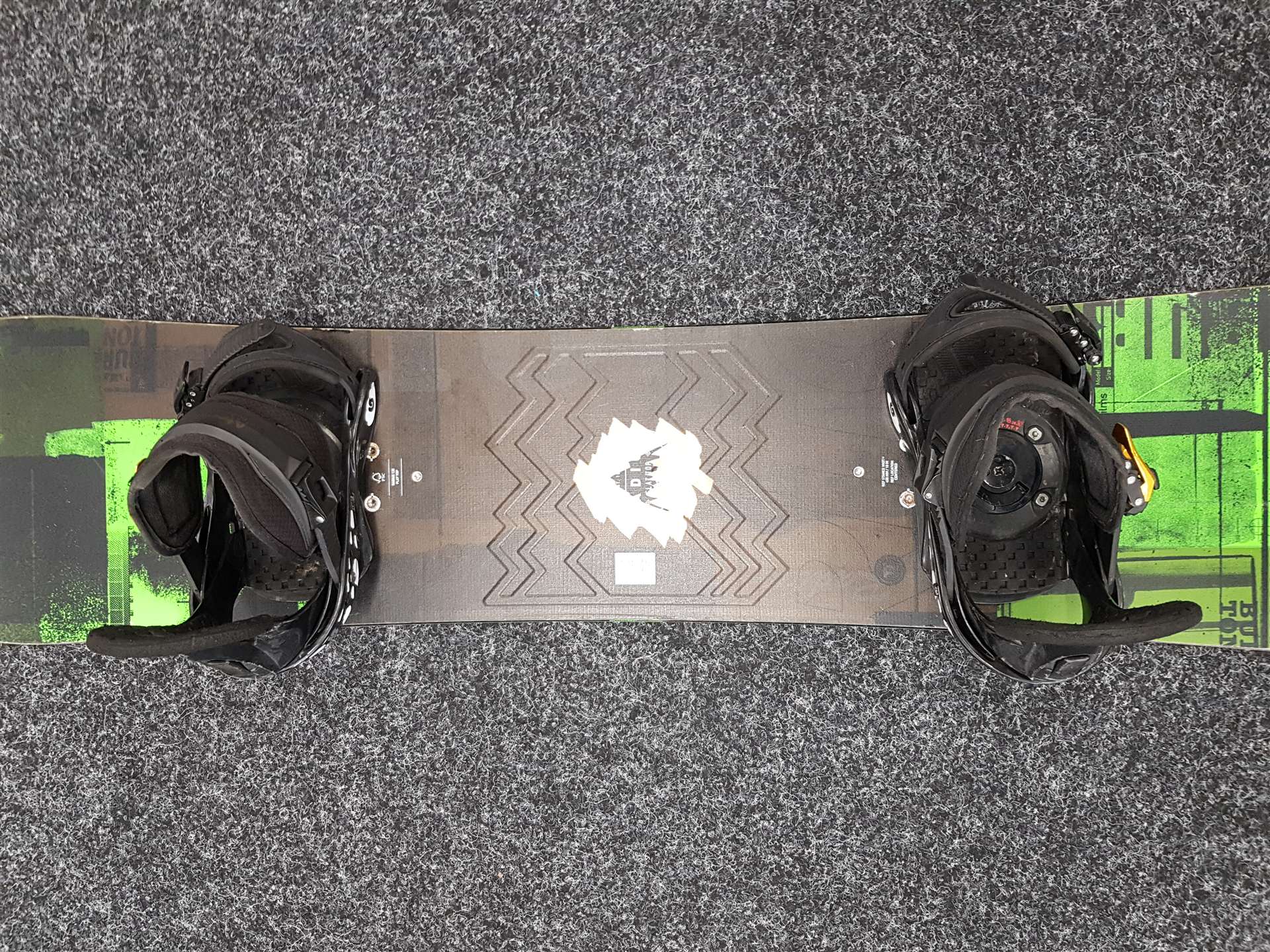 Použitý snowboard BURTON Radius + viazanie Burton veľkosť S