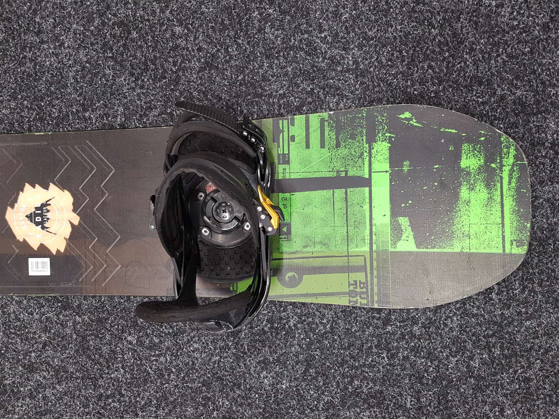Použitý snowboard BURTON Radius + viazanie Burton veľkosť S