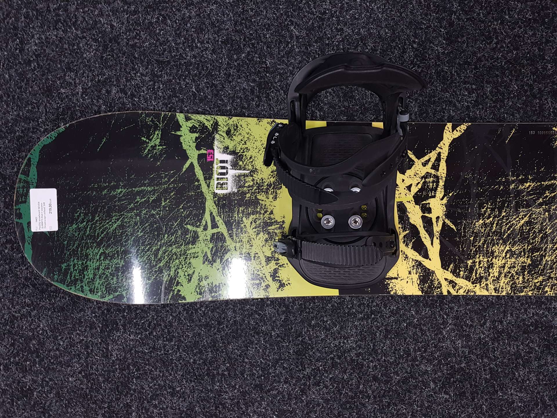 Použitý snowboard SEVEN SUMMITS Riot + viazanie Dreamscape veľkosť S/M