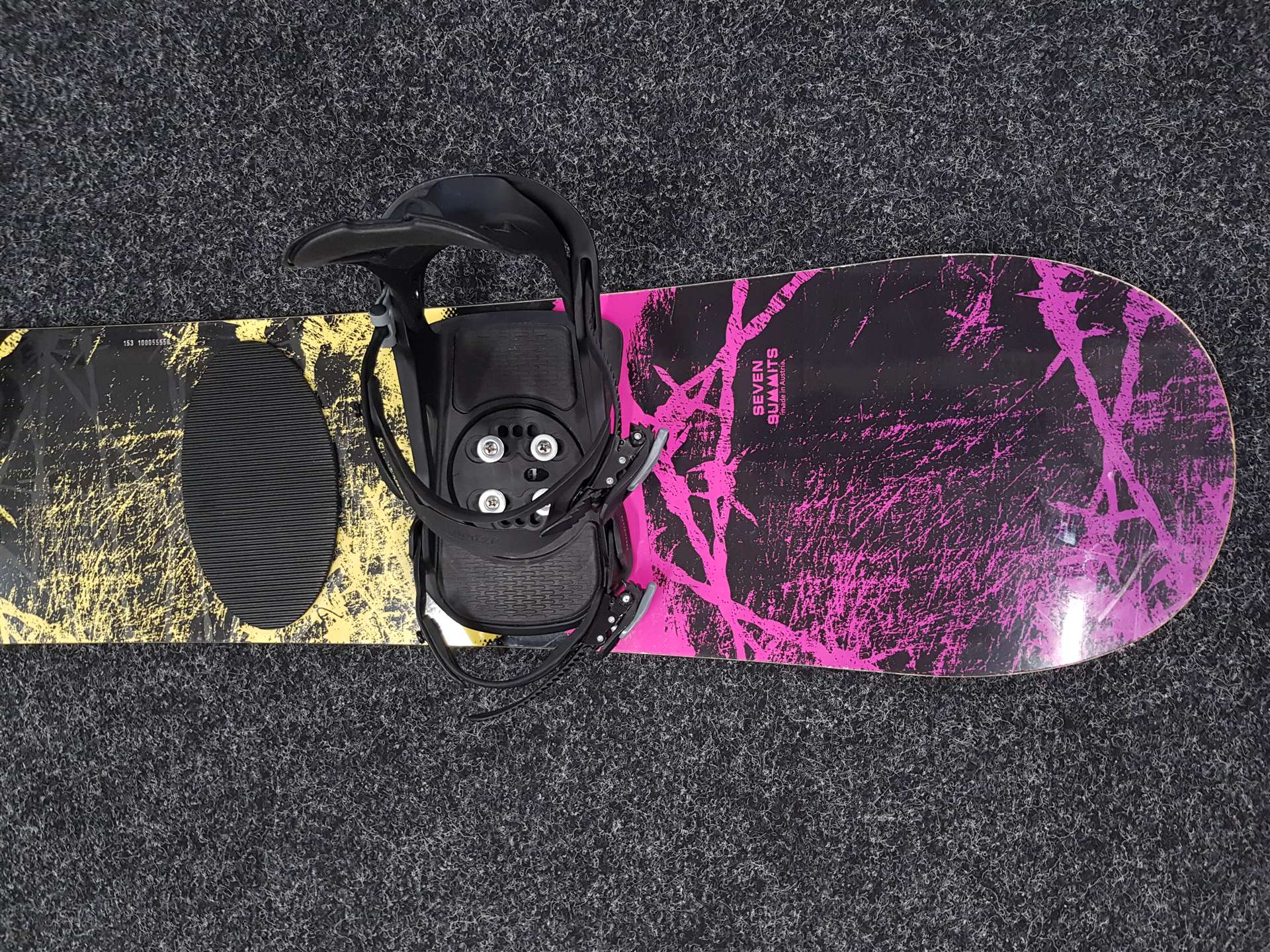 Použitý snowboard SEVEN SUMMITS Riot + viazanie Dreamscape veľkosť S/M