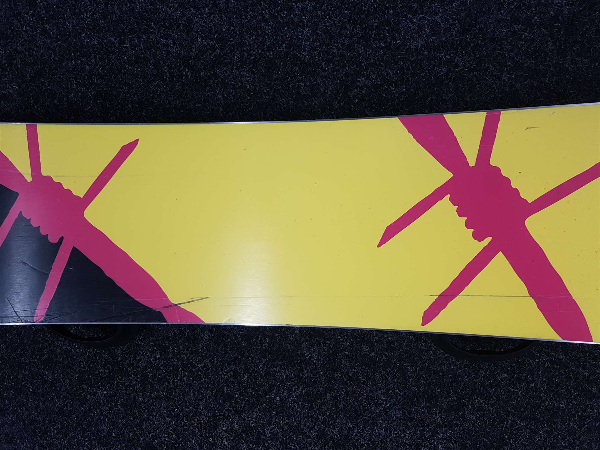 Použitý snowboard SEVEN SUMMITS Riot + viazanie Dreamscape veľkosť S/M