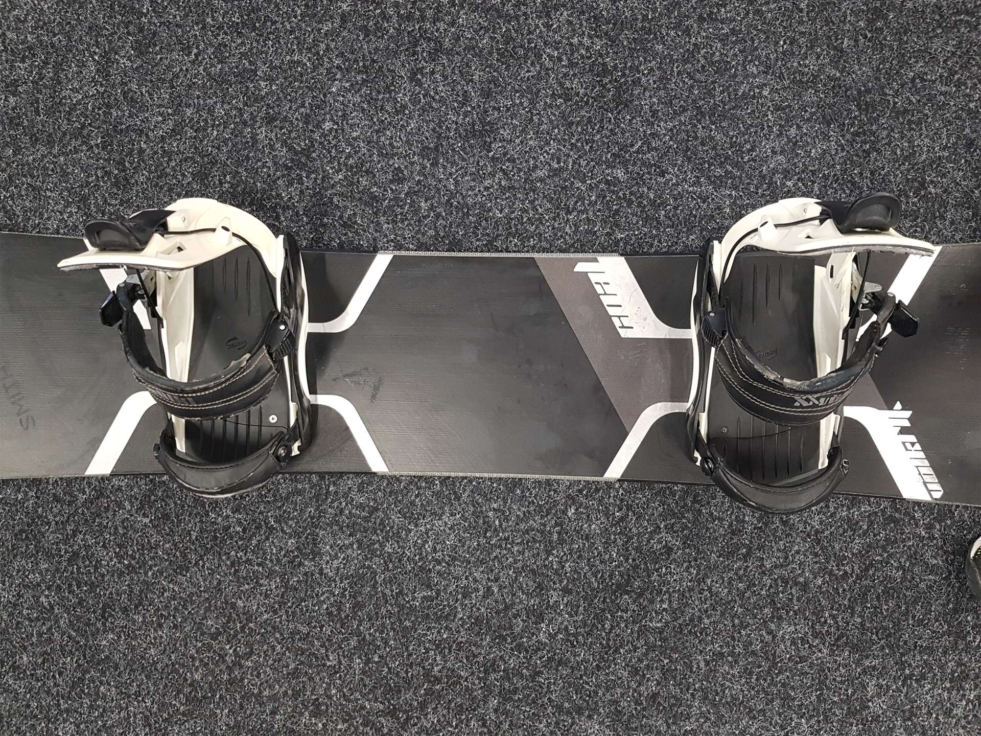 Použitý snowboard VOLKL Coal + viazanie Volkl Fastec veľkosť L