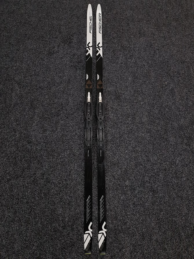 Bazárové bežecké lyže Fischer XC Ultralite Crown + NNN viazanie Fischer. 