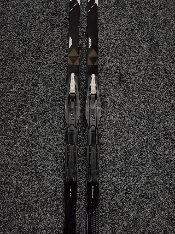 Bazárové bežecké lyže Fischer XC Ultralite Crown + NNN viazanie Fischer. 