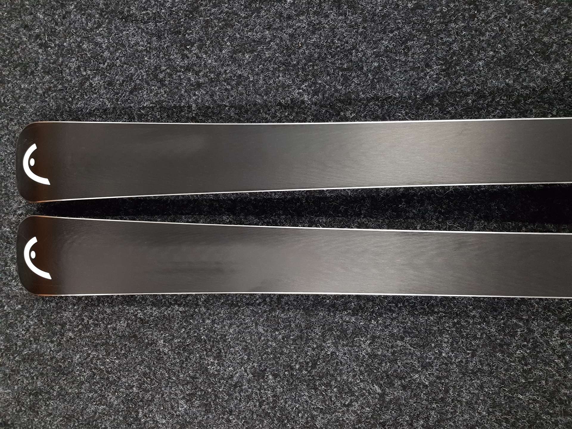 Použité lyže HEAD e-SPEED + viazanie Head Freeflex 14
