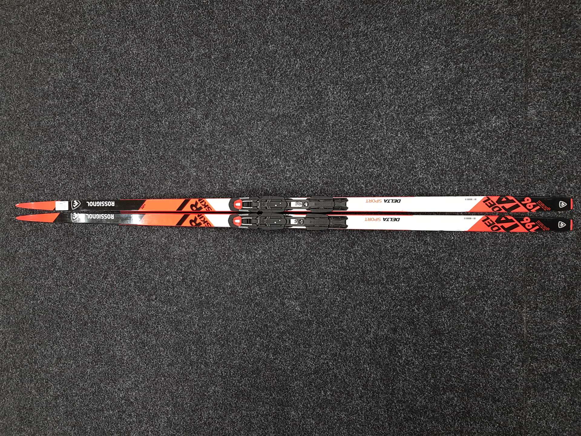 Použité bežecké lyže ROSSIGNOL Delta Sport + viazanie NNN Rossignol  Race Classic