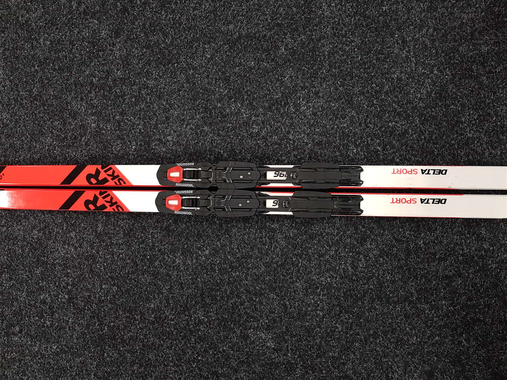 Použité bežecké lyže ROSSIGNOL Delta Sport + viazanie NNN Rossignol  Race Classic