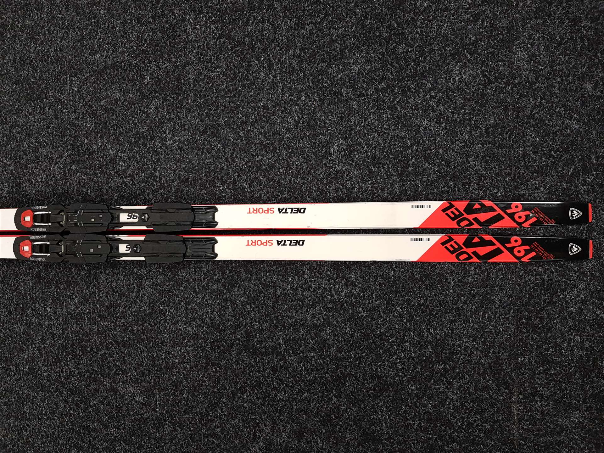 Použité bežecké lyže ROSSIGNOL Delta Sport + viazanie NNN Rossignol  Race Classic