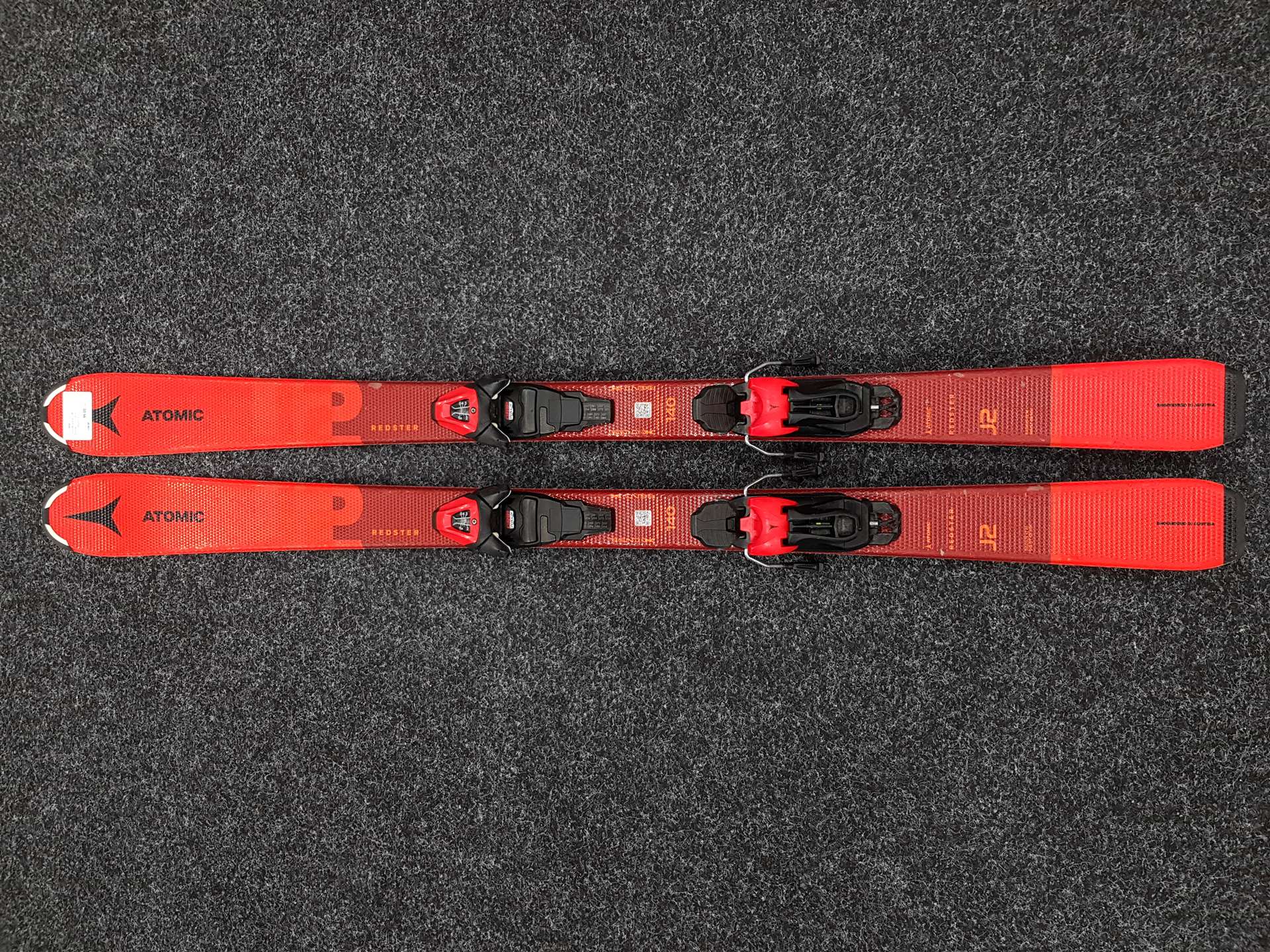 Použité lyže ATOMIC Redster J2 + viazanie Atomic 6