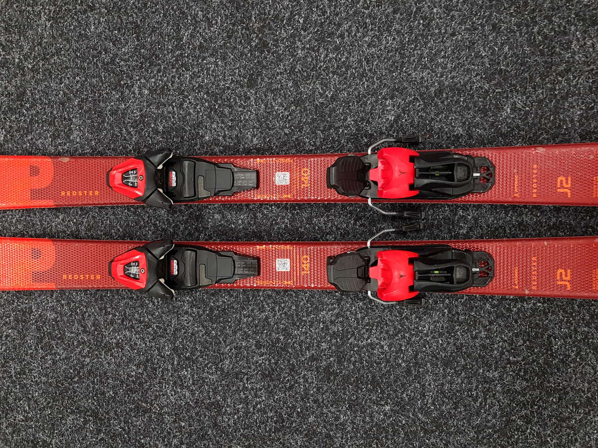 Použité lyže ATOMIC Redster J2 + viazanie Atomic 6